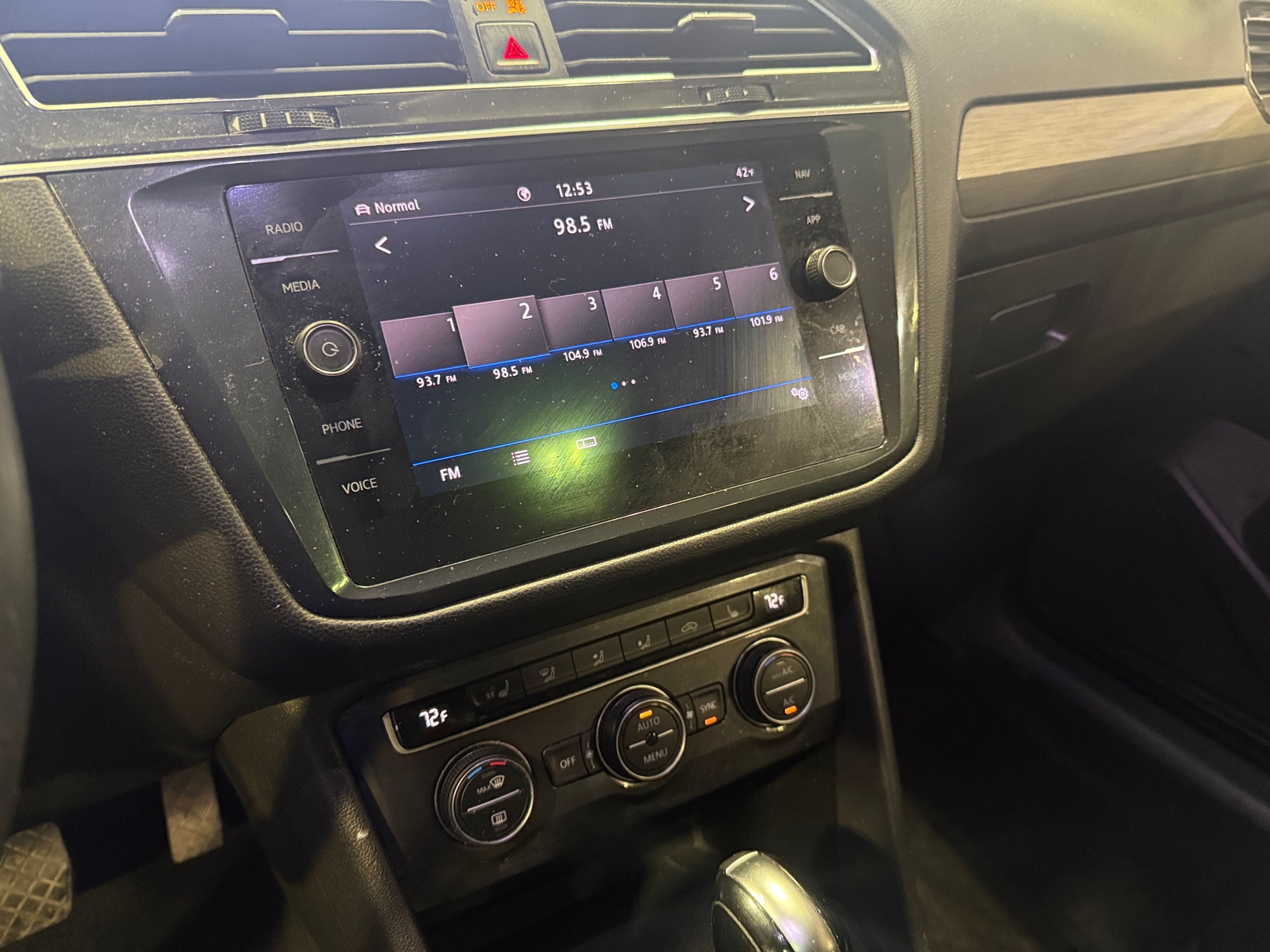 Thumbnail: 2020 Volkswagen Tiguan - 3