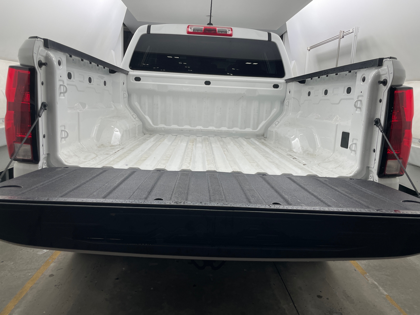 Thumbnail: 2024 Chevrolet Colorado - 6