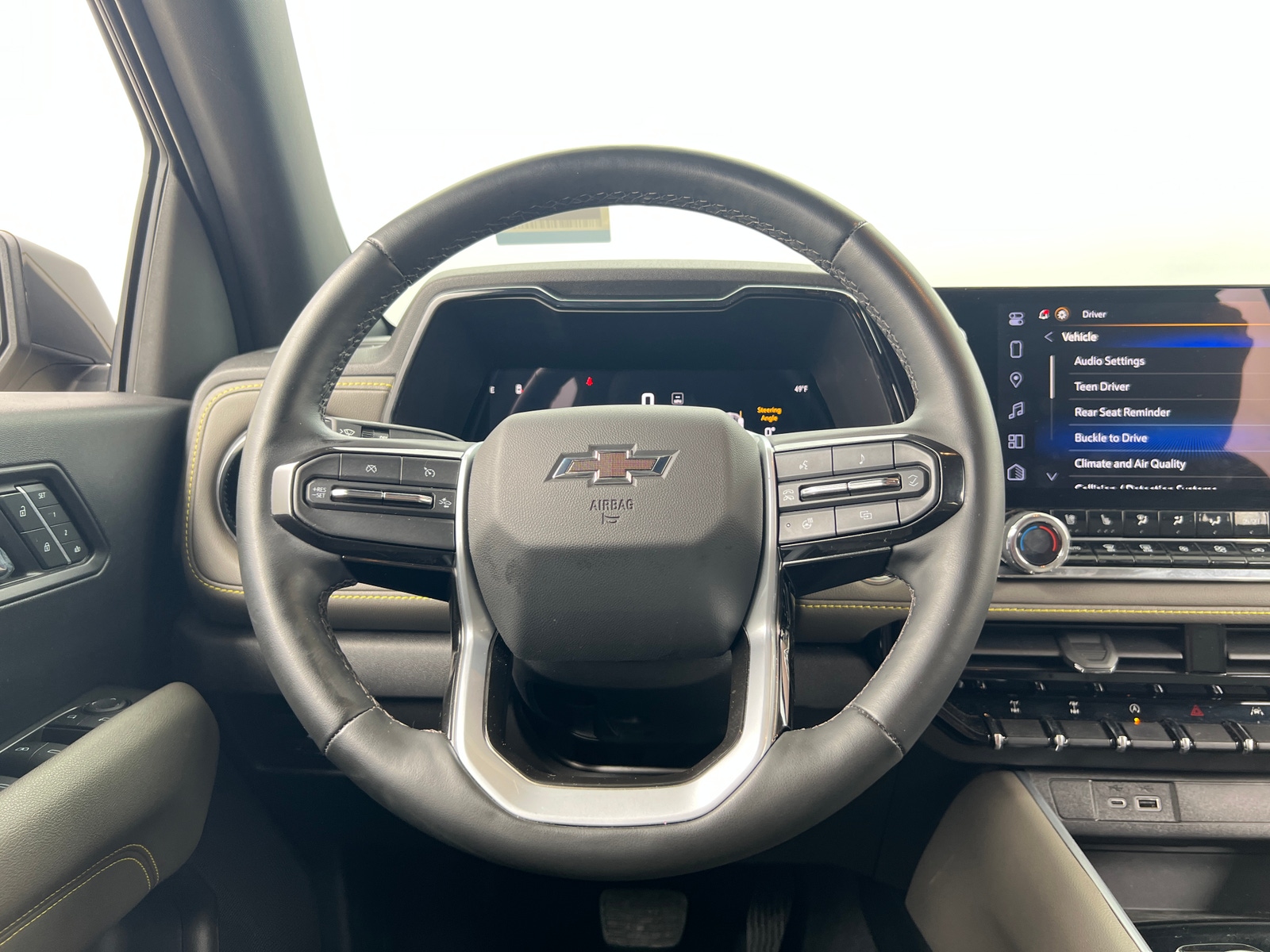 Thumbnail: 2023 Chevrolet Colorado - 4