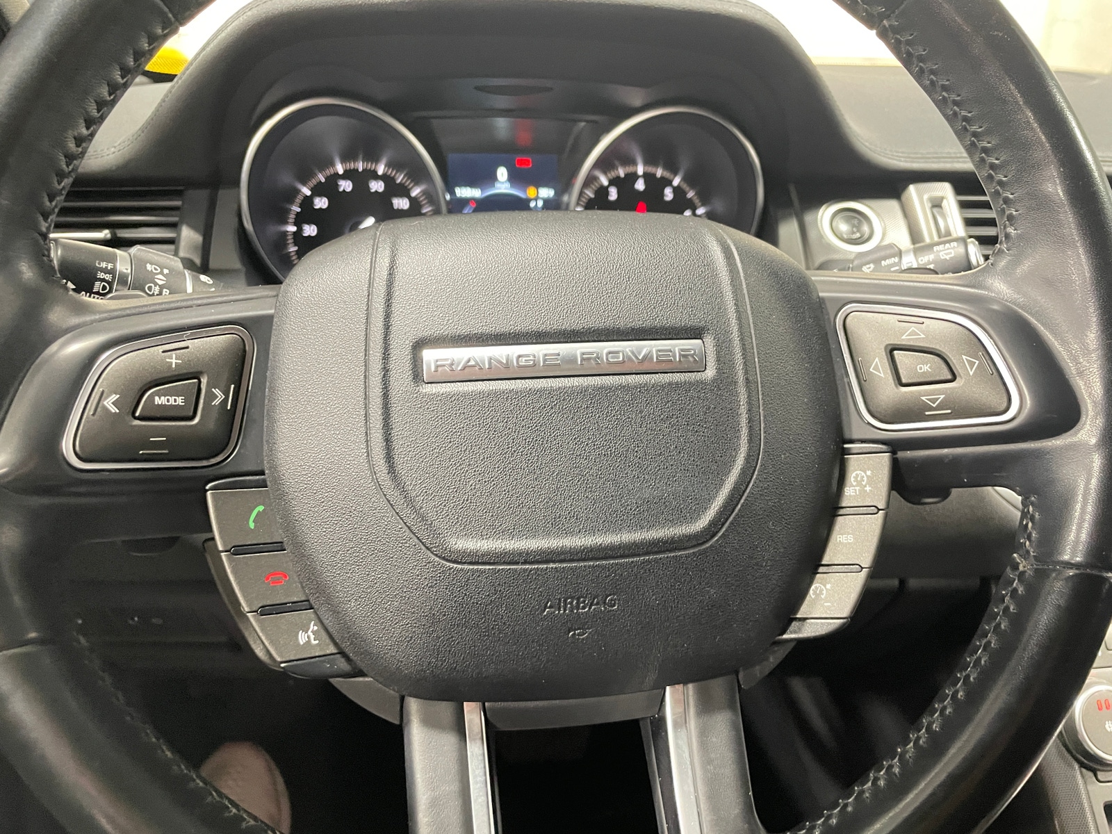 Thumbnail: 2018 Land Rover Range Rover Evoque - 4