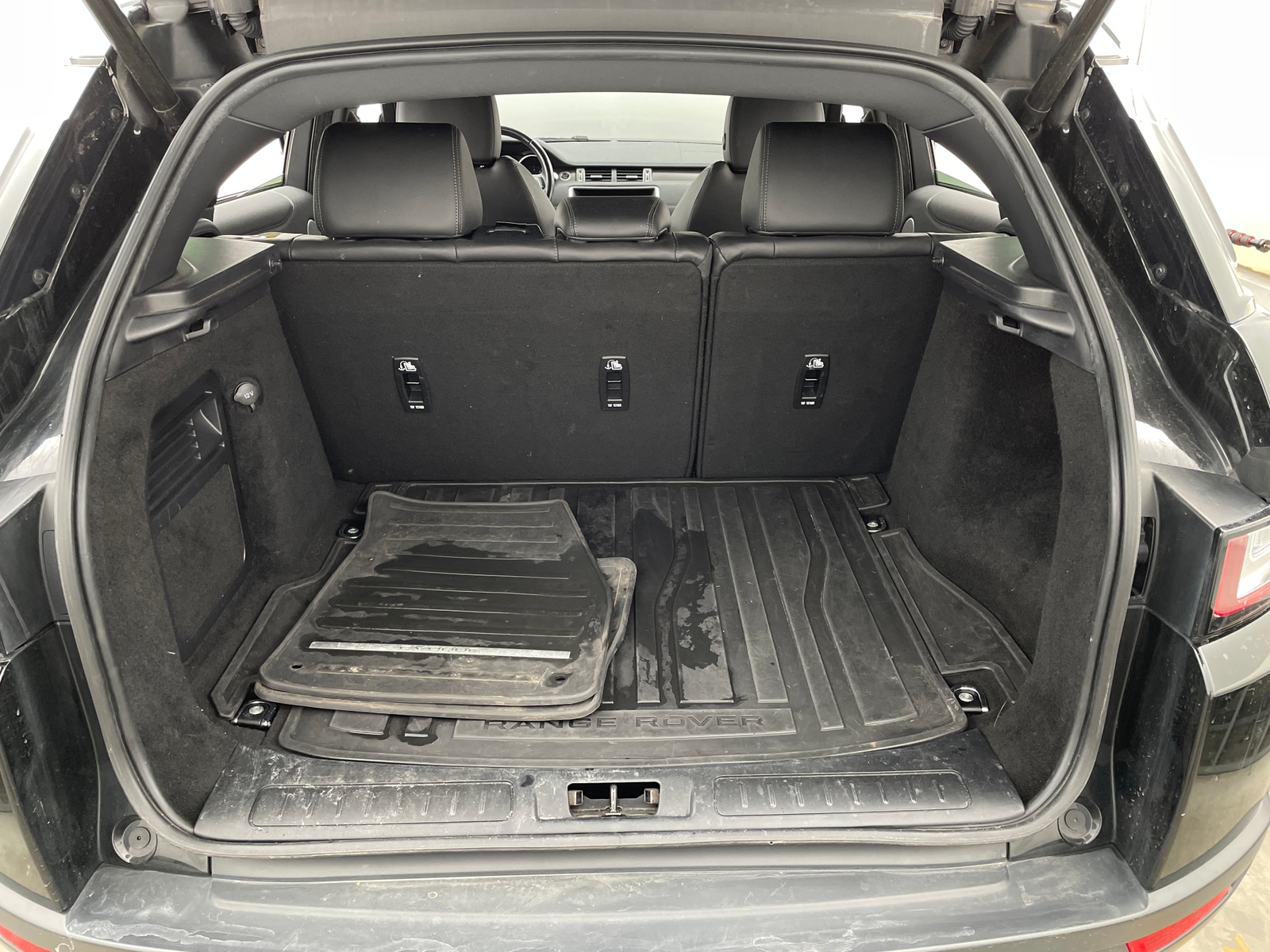 Thumbnail: 2018 Land Rover Range Rover Evoque - 6