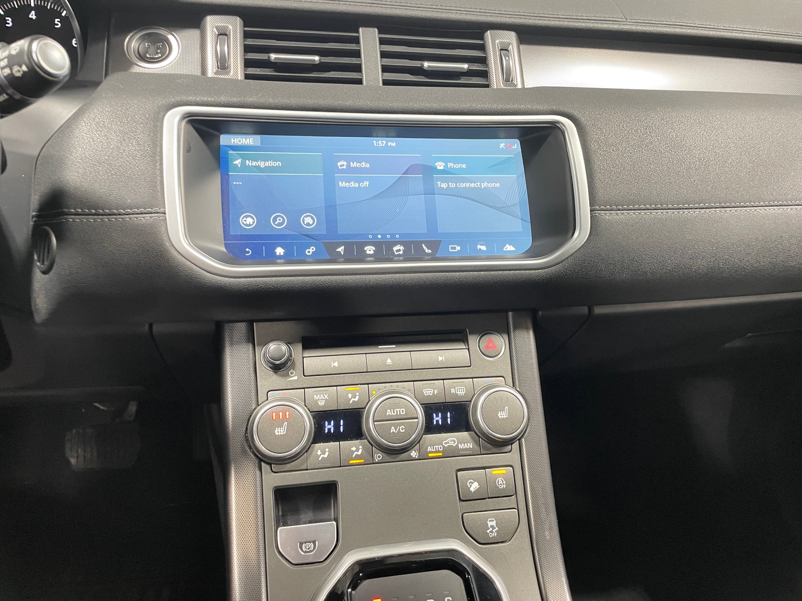 Thumbnail: 2018 Land Rover Range Rover Evoque - 3