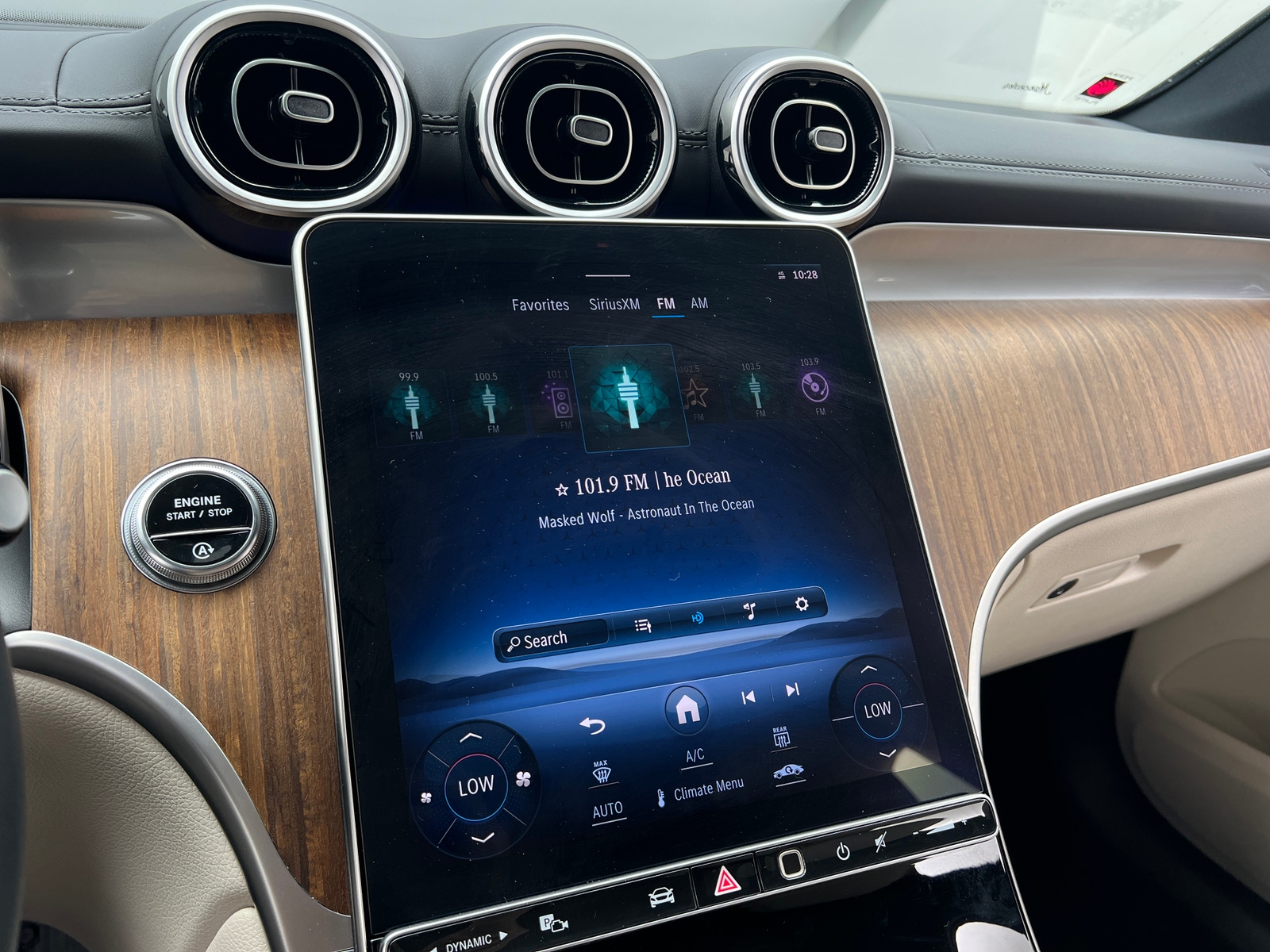 Thumbnail: 2024 Mercedes-Benz GLC - 3