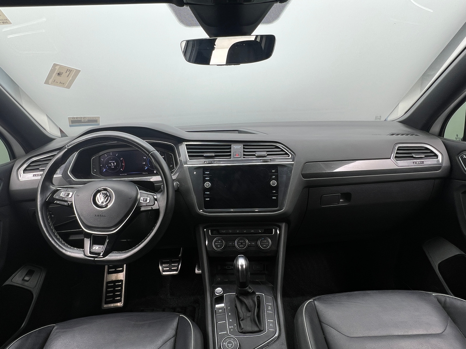 Thumbnail: 2020 Volkswagen Tiguan - 2