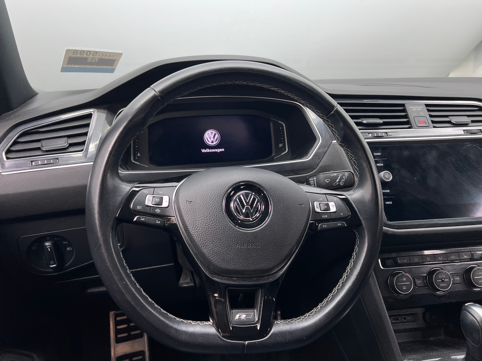 Thumbnail: 2020 Volkswagen Tiguan - 4