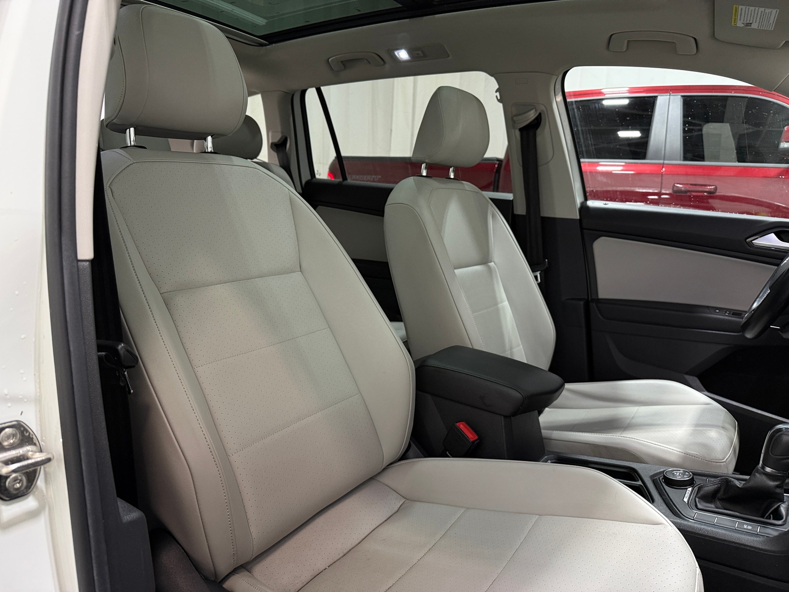 Thumbnail: 2018 Volkswagen Tiguan - 2