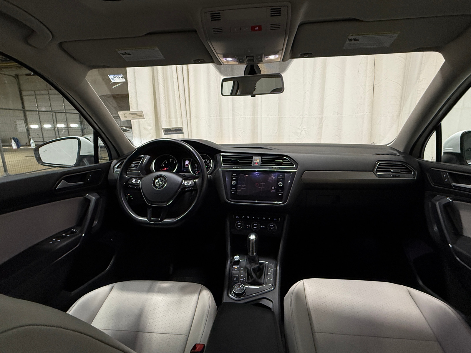 Thumbnail: 2018 Volkswagen Tiguan - 3