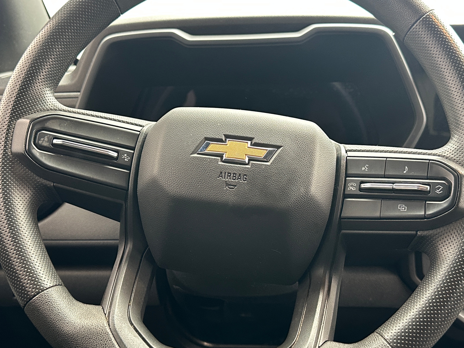 Thumbnail: 2024 Chevrolet Colorado - 5