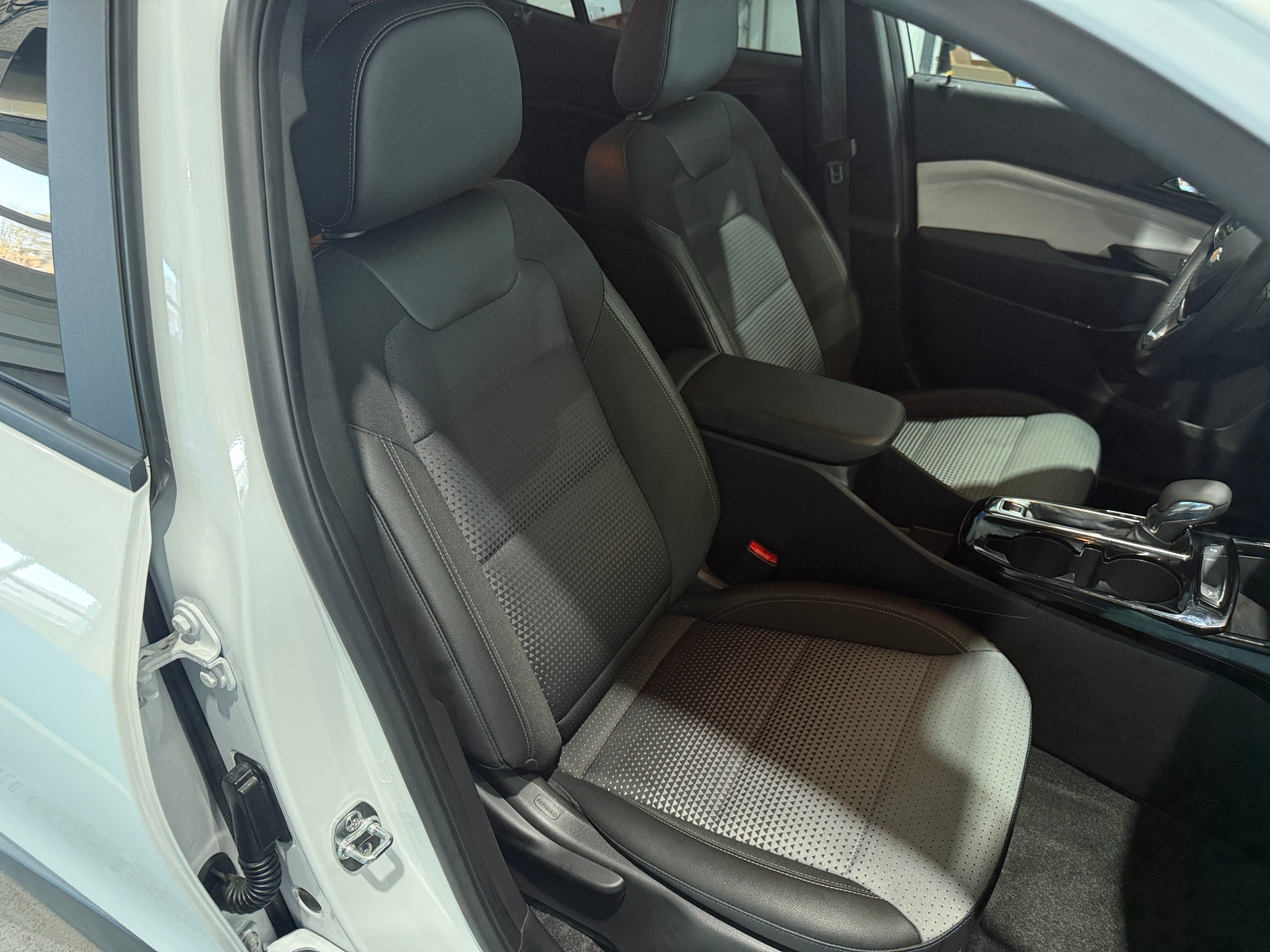 Thumbnail: 2025 Chevrolet Trax - 2