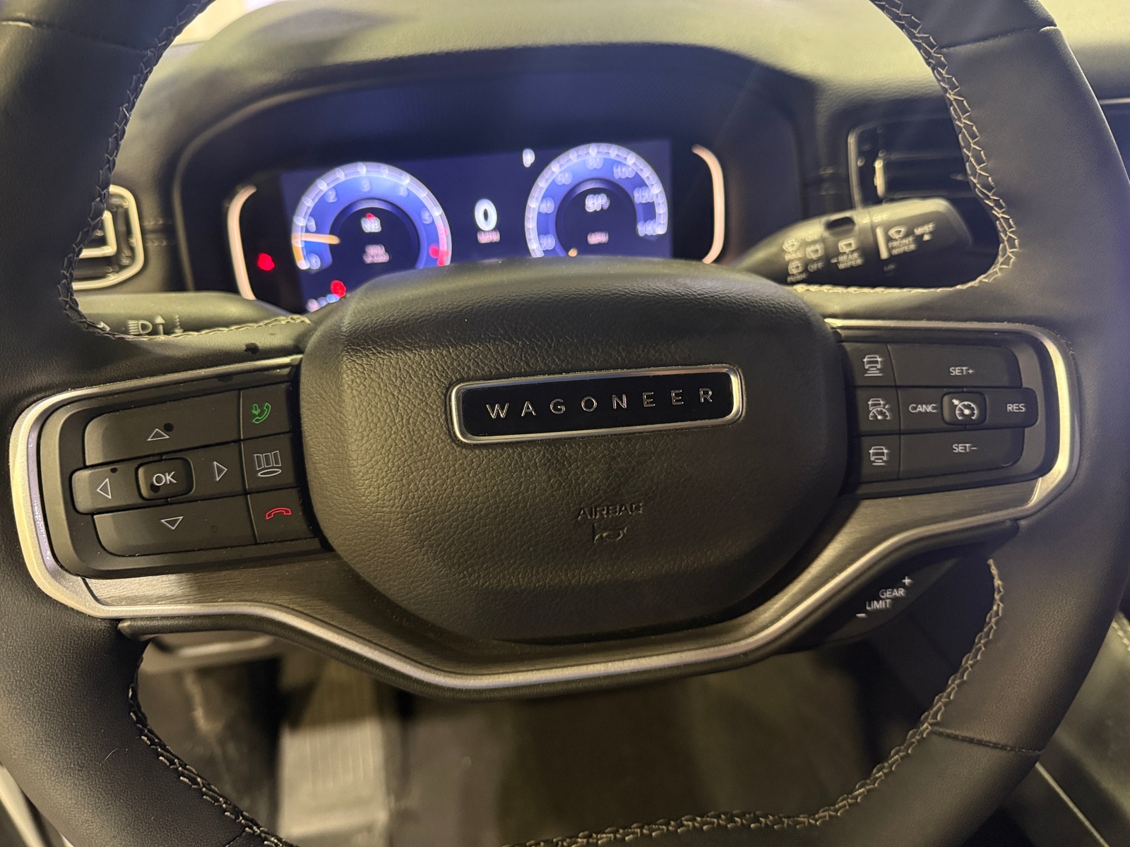 Thumbnail: 2025 Jeep Wagoneer - 4