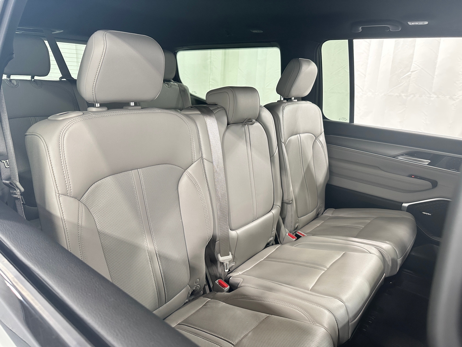 Thumbnail: 2025 Jeep Wagoneer - 5