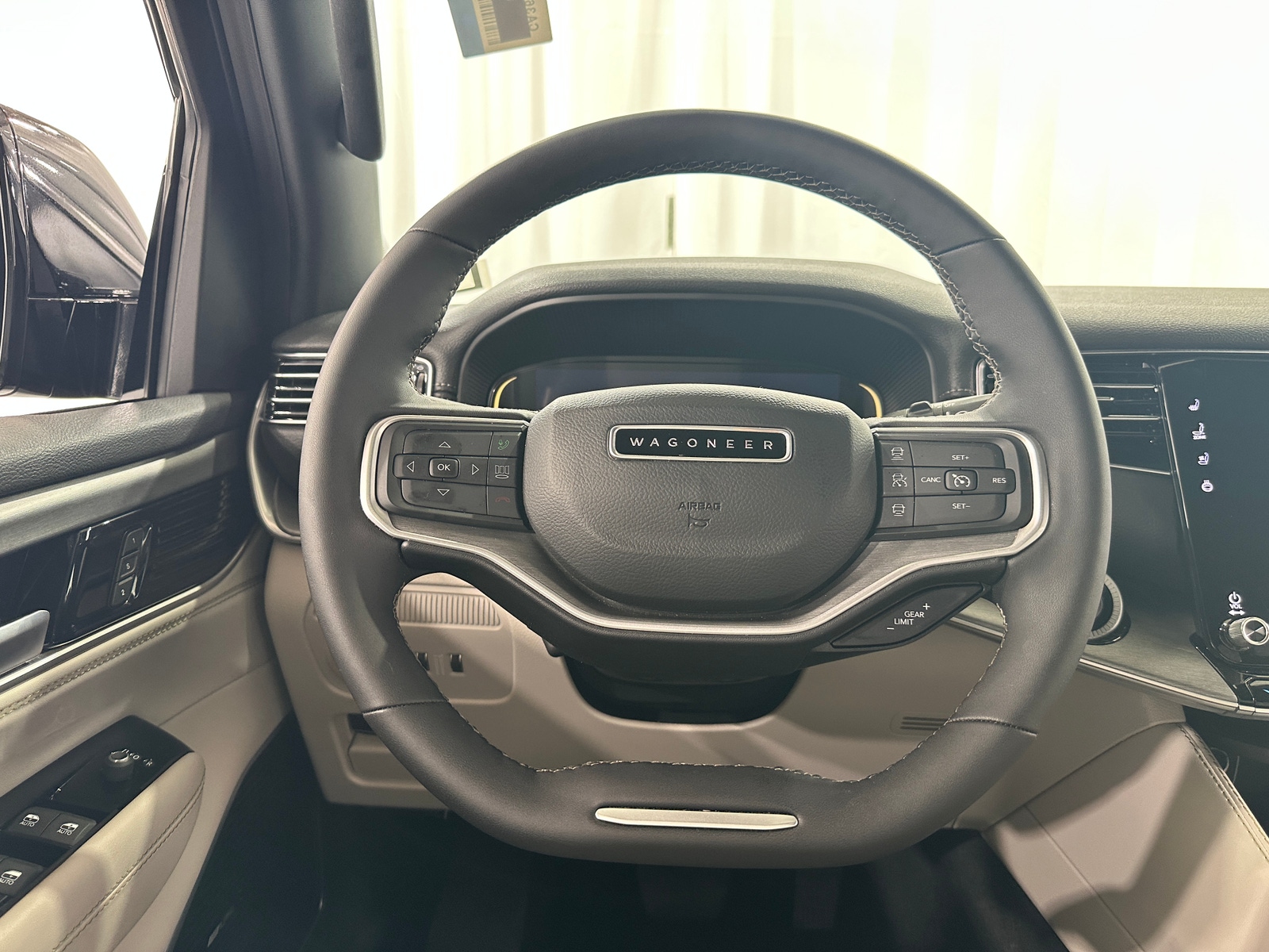 Thumbnail: 2025 Jeep Wagoneer - 4