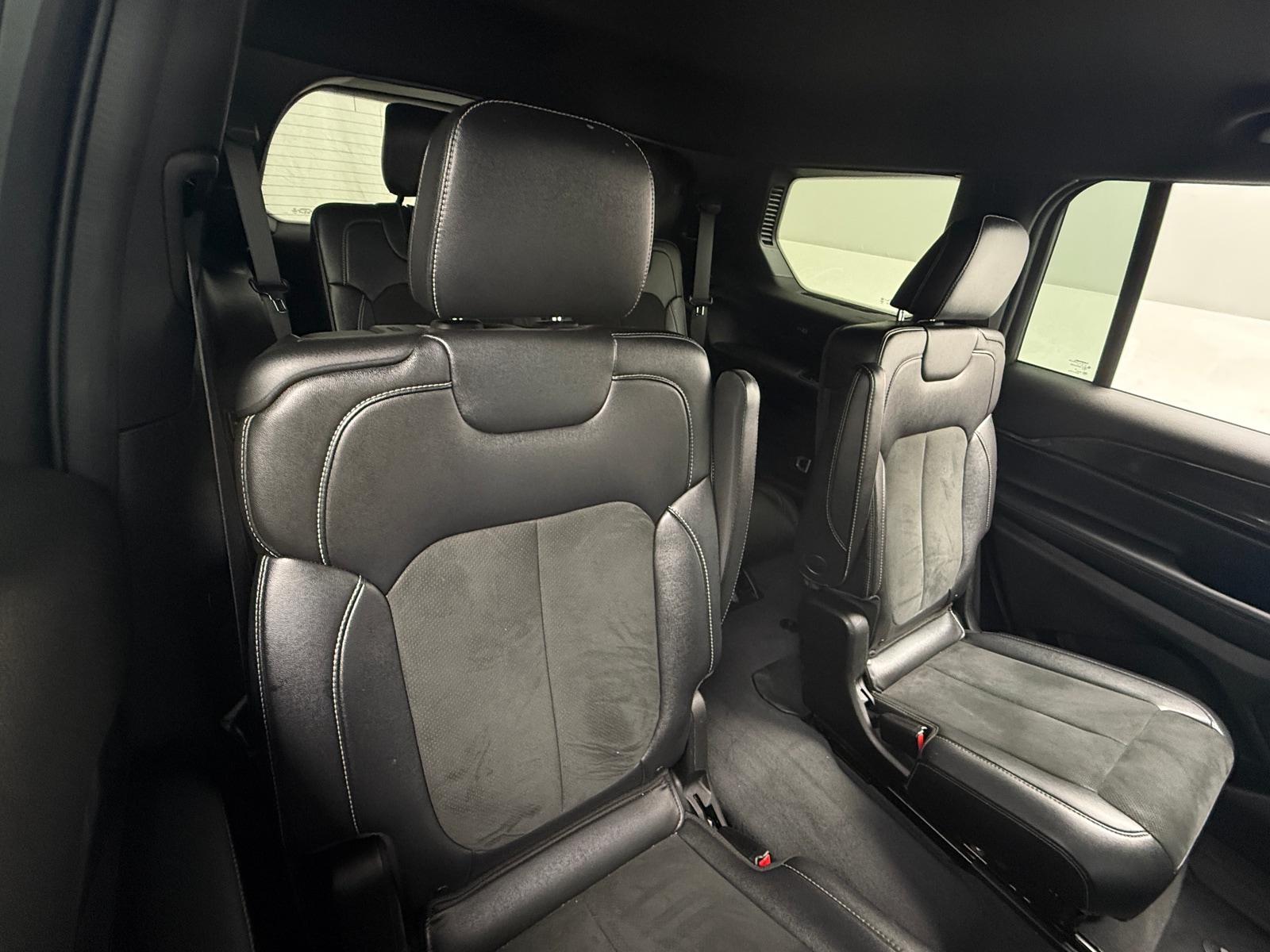 Thumbnail: 2023 Jeep Grand Cherokee L - 5