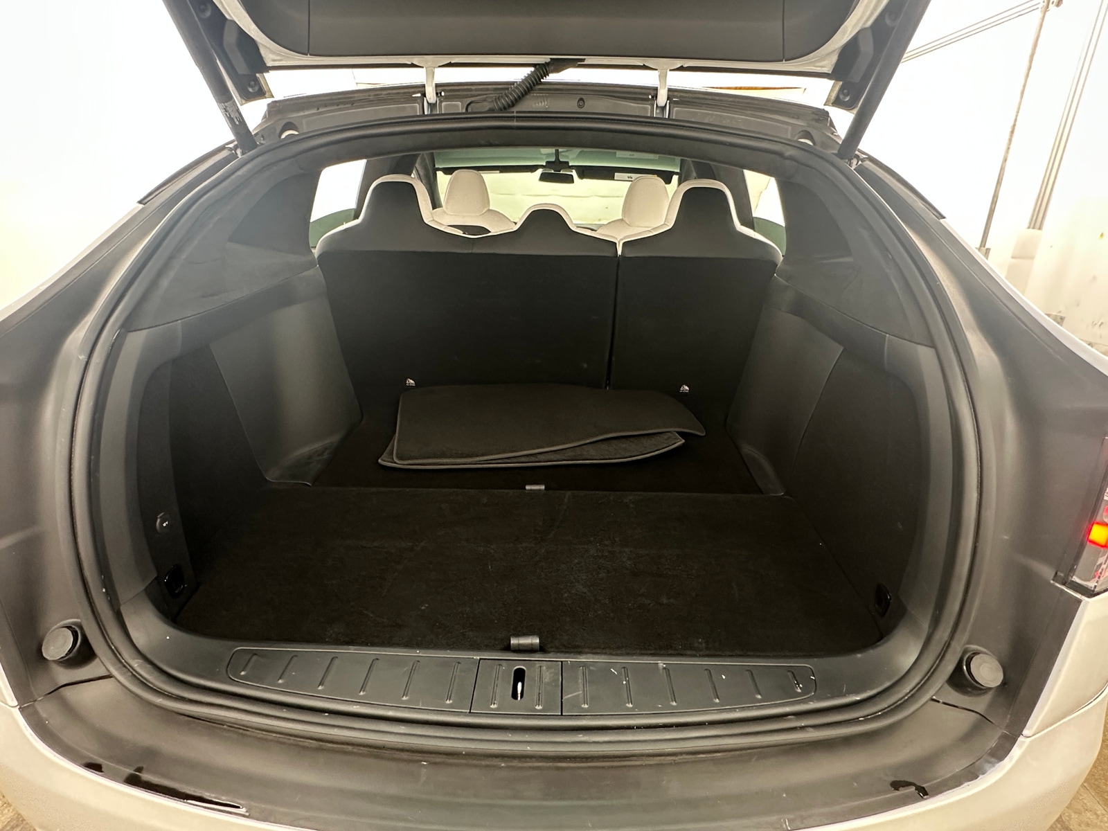 Thumbnail: 2020 Tesla Model X - 6