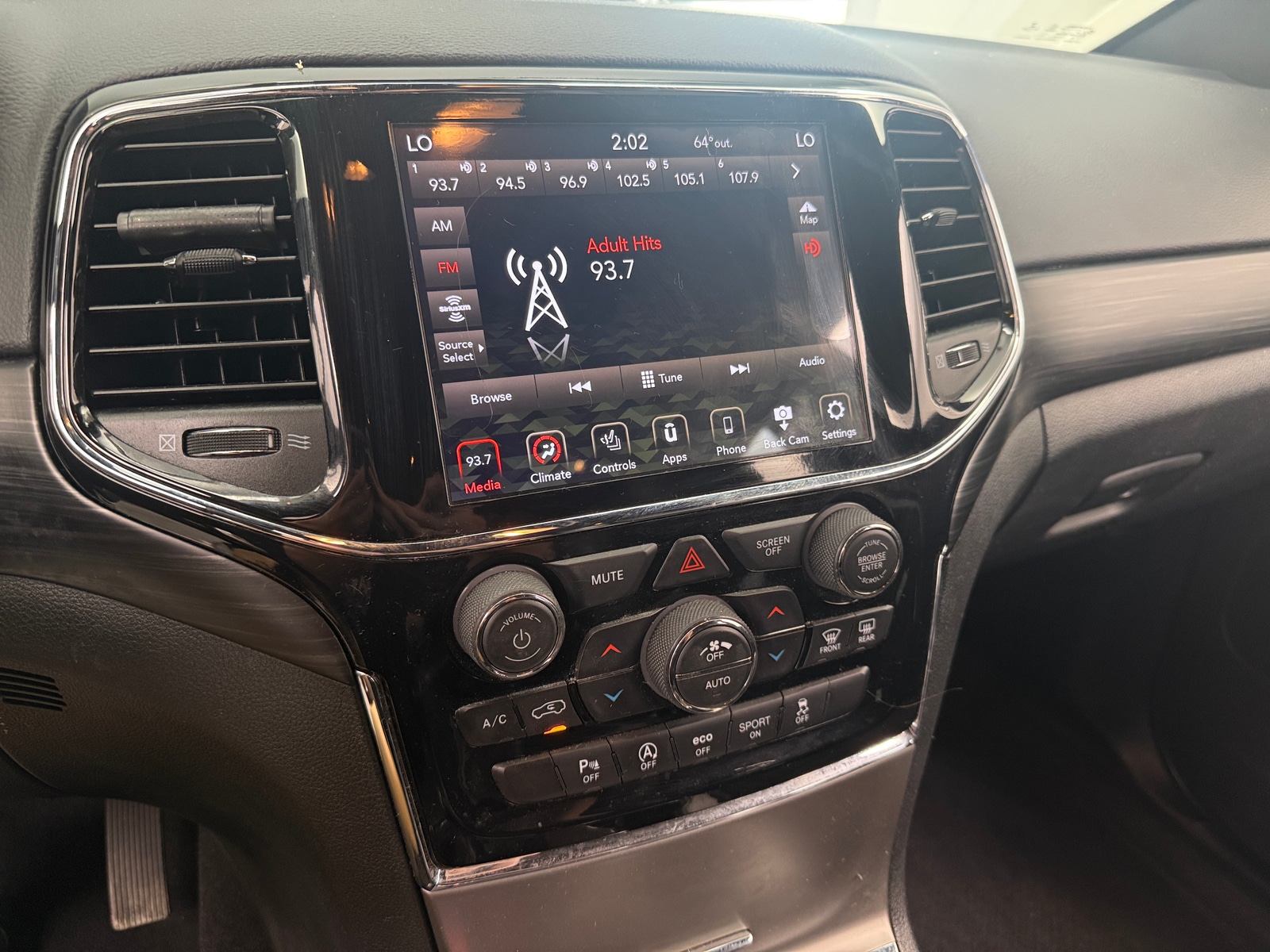 Thumbnail: 2020 Jeep Grand Cherokee - 4