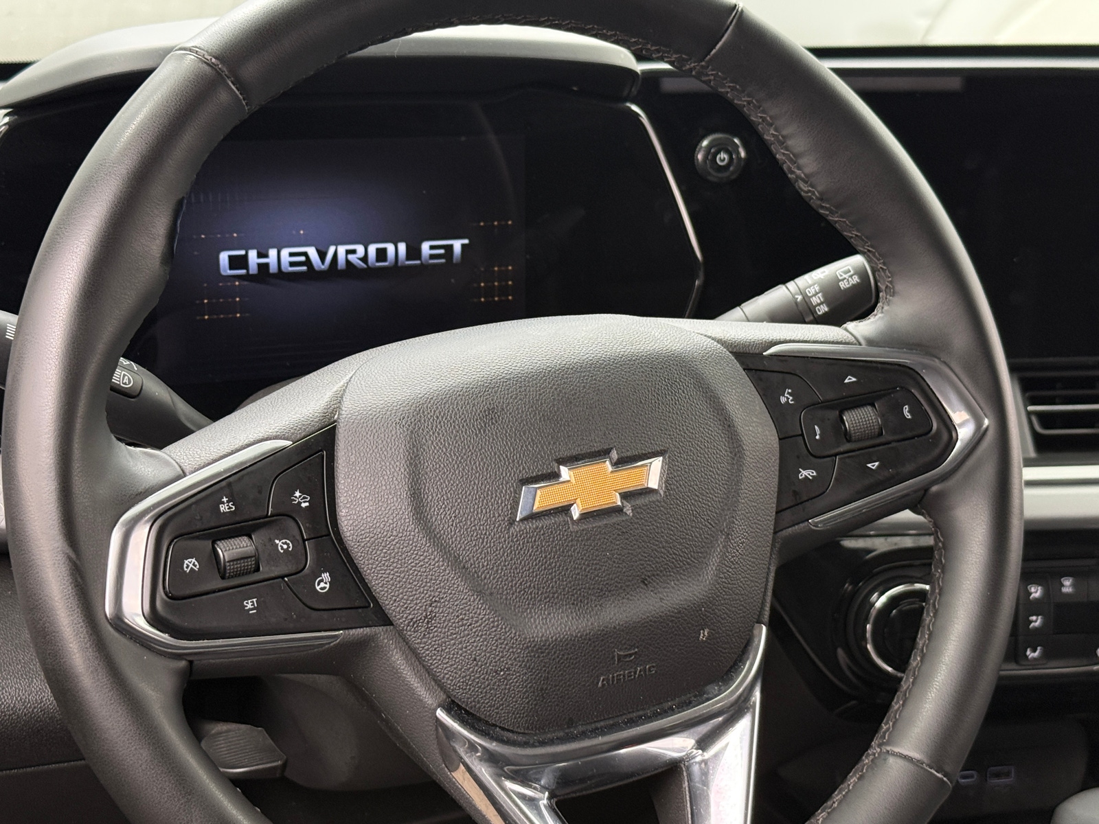 Thumbnail: 2025 Chevrolet Trax - 5