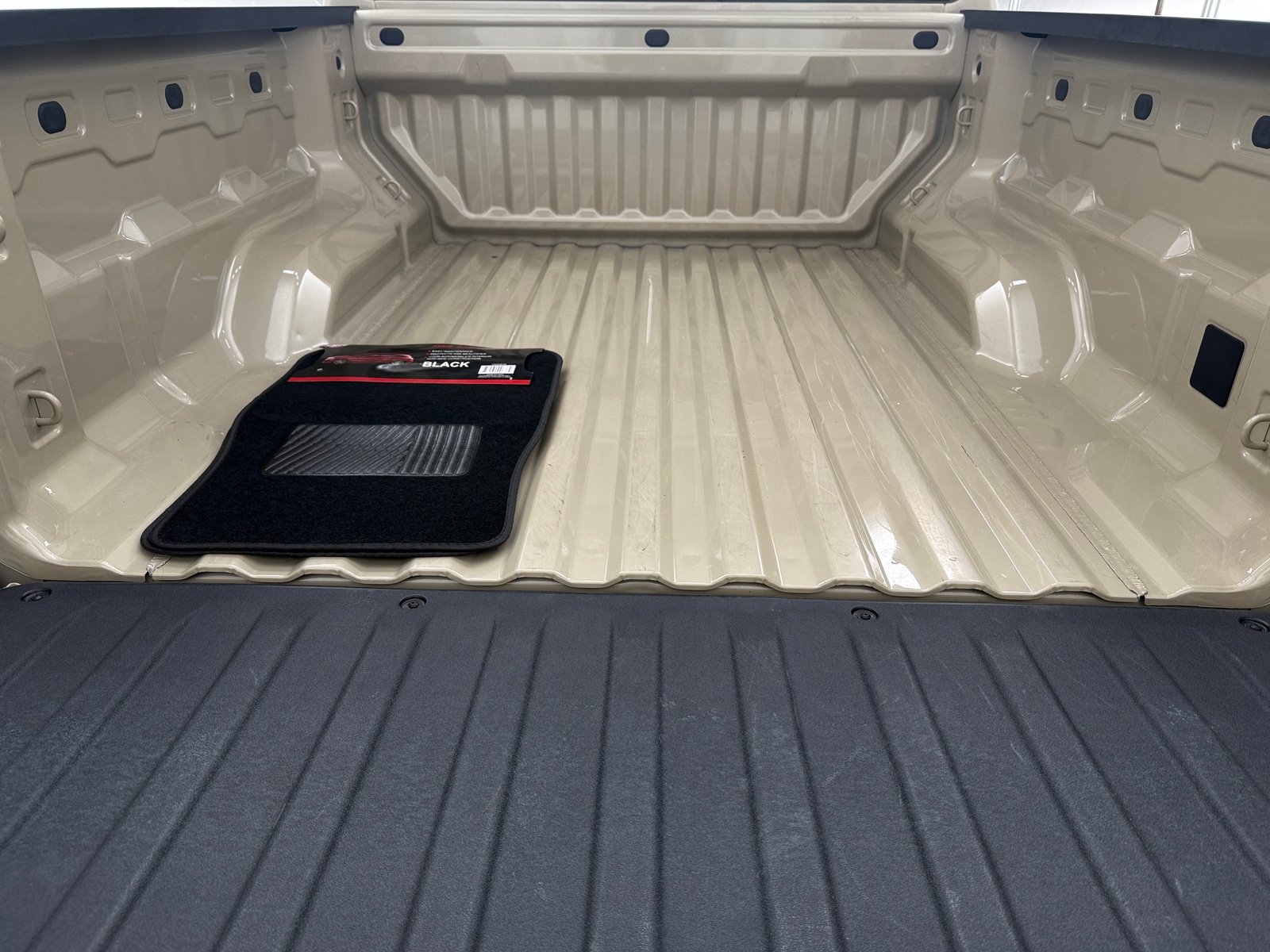 Thumbnail: 2024 Chevrolet Colorado - 7