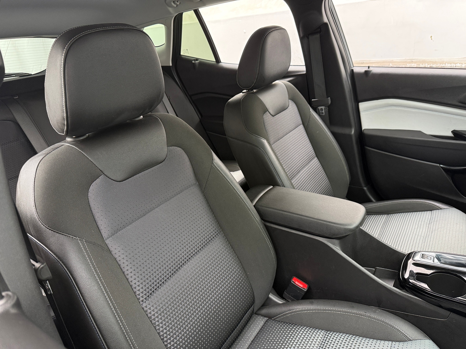 Thumbnail: 2025 Chevrolet Trax - 2