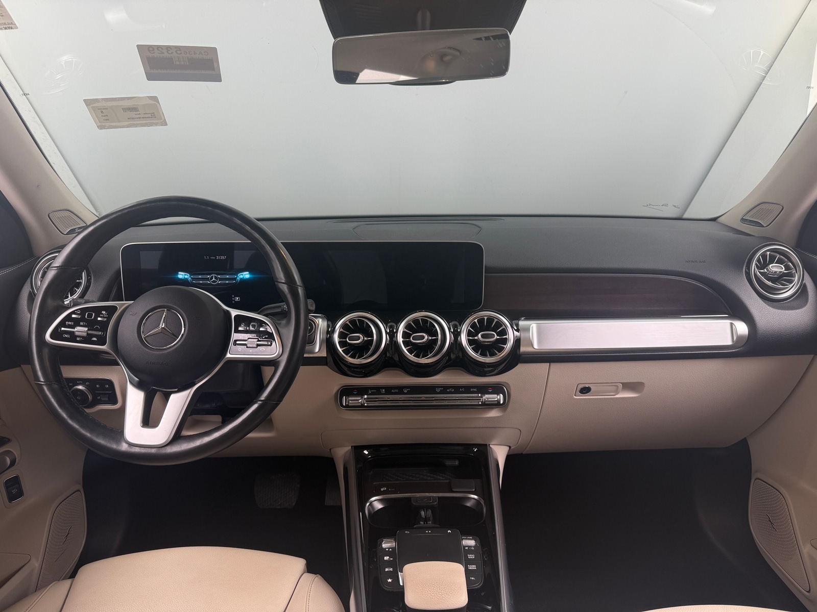 Thumbnail: 2021 Mercedes-Benz GLB - 2