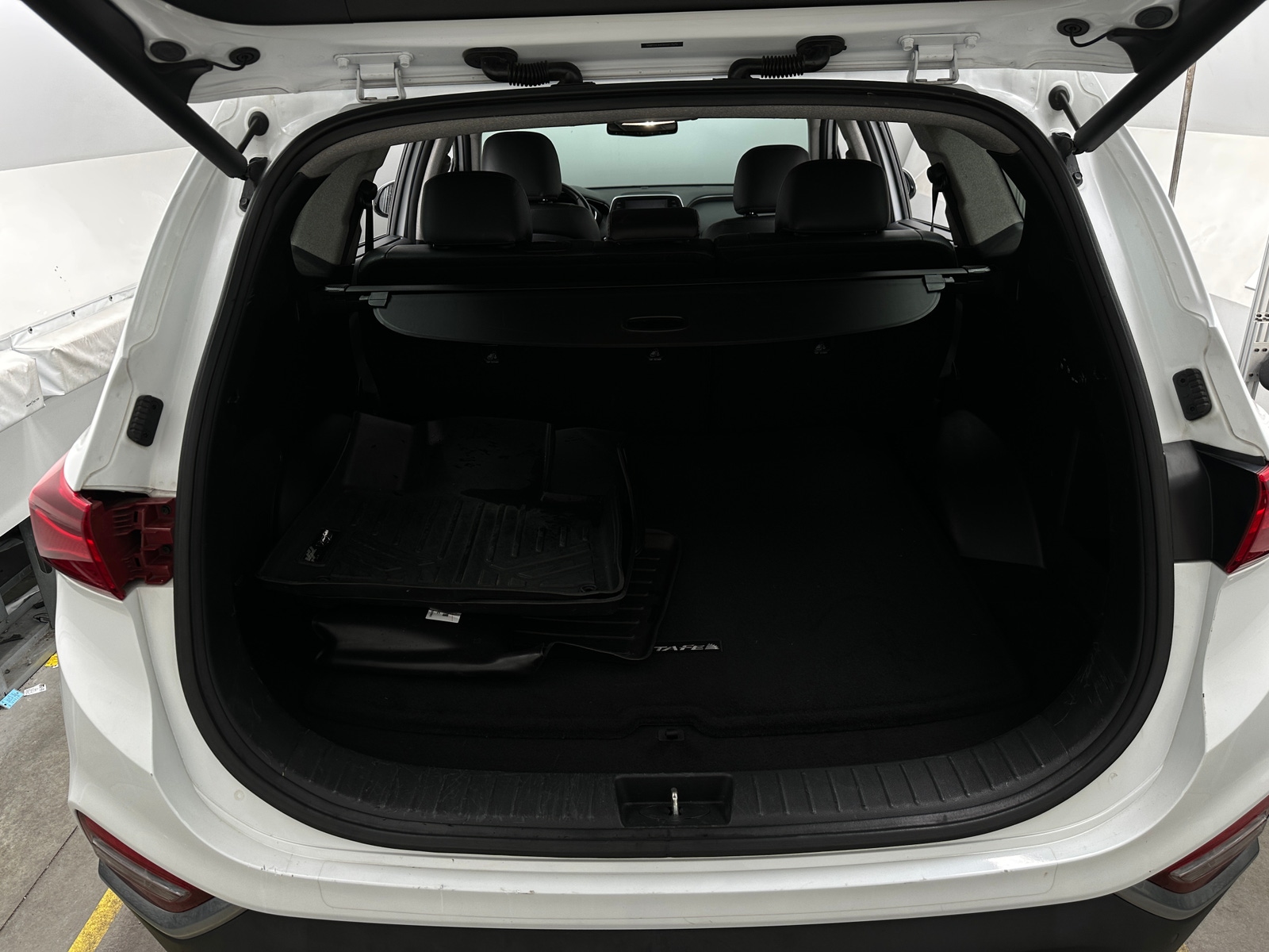 Thumbnail: 2019 Hyundai Santa Fe - 6