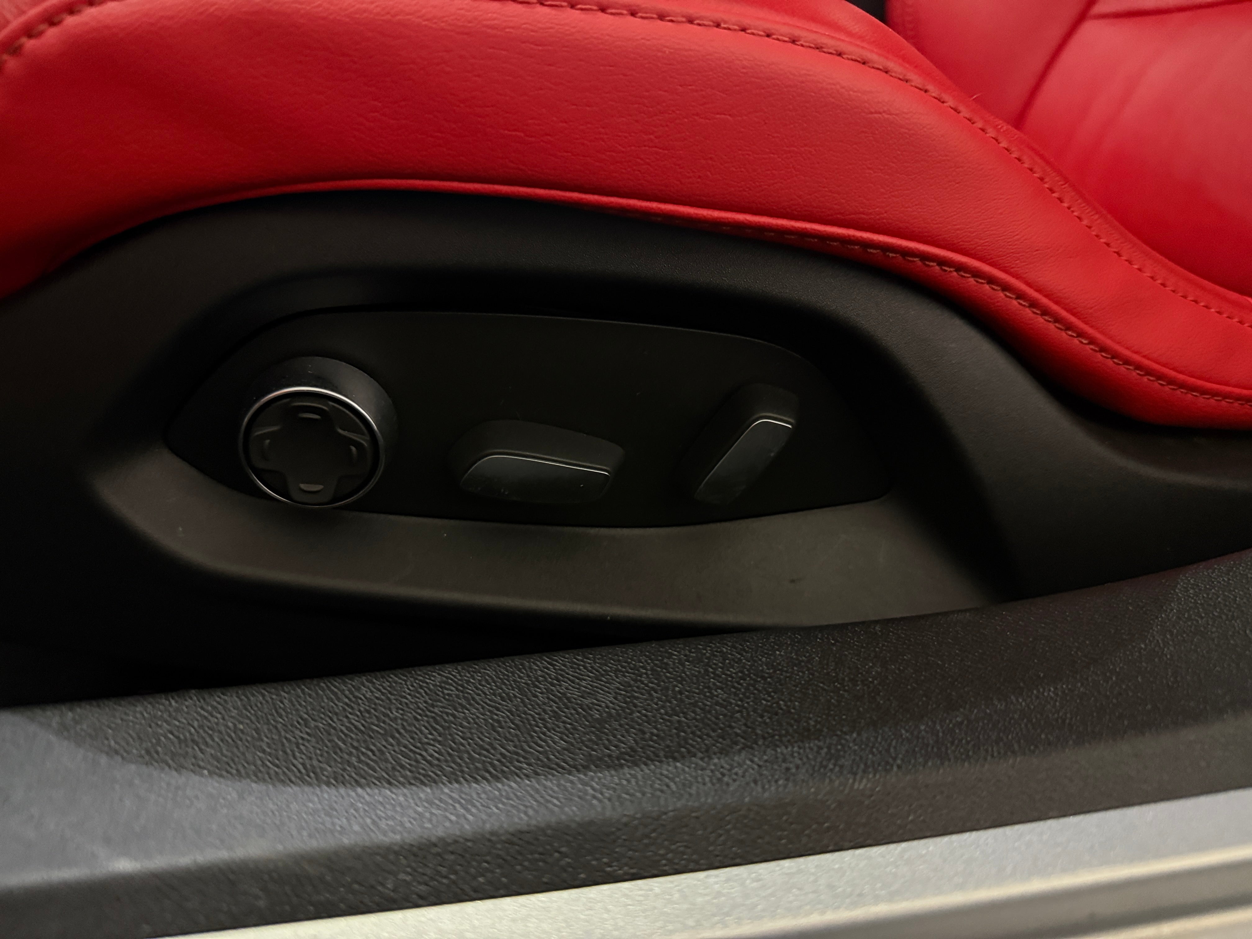 2024 Chevrolet Corvette 2LT - Photo 9