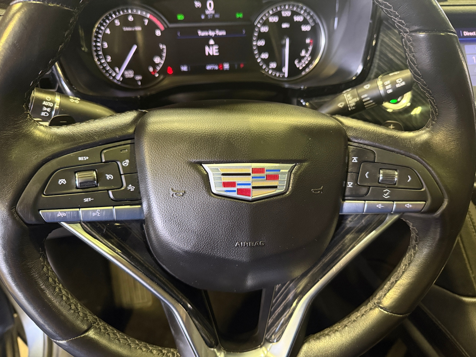 Thumbnail: 2022 Cadillac XT6 - 4