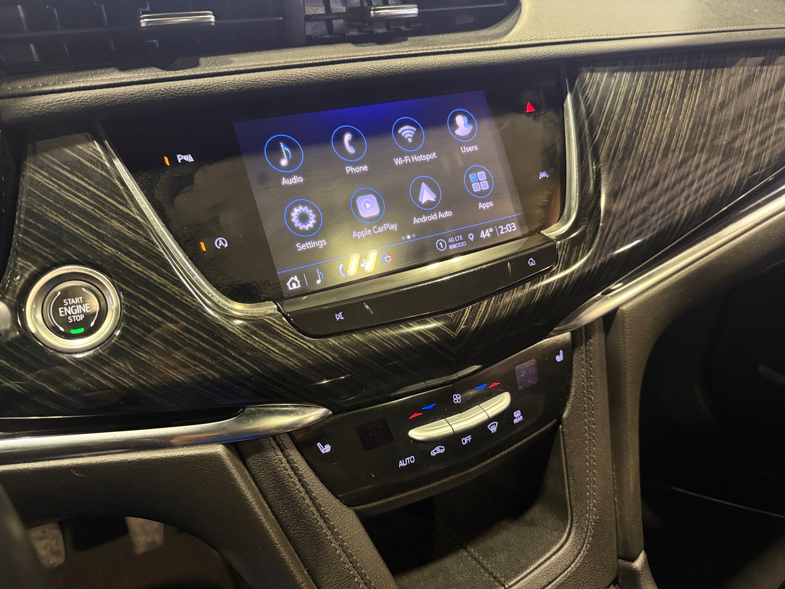 Thumbnail: 2022 Cadillac XT6 - 3