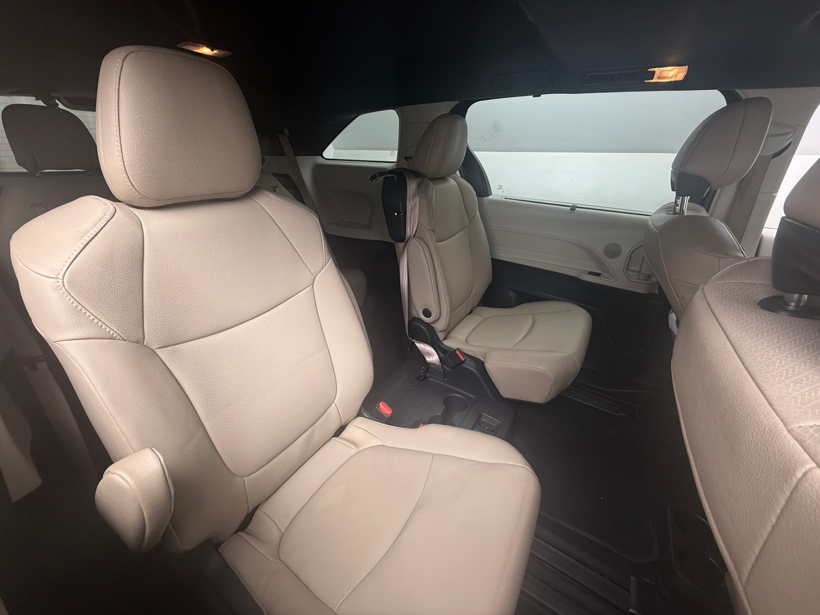 Thumbnail: 2022 Toyota Sienna - 6