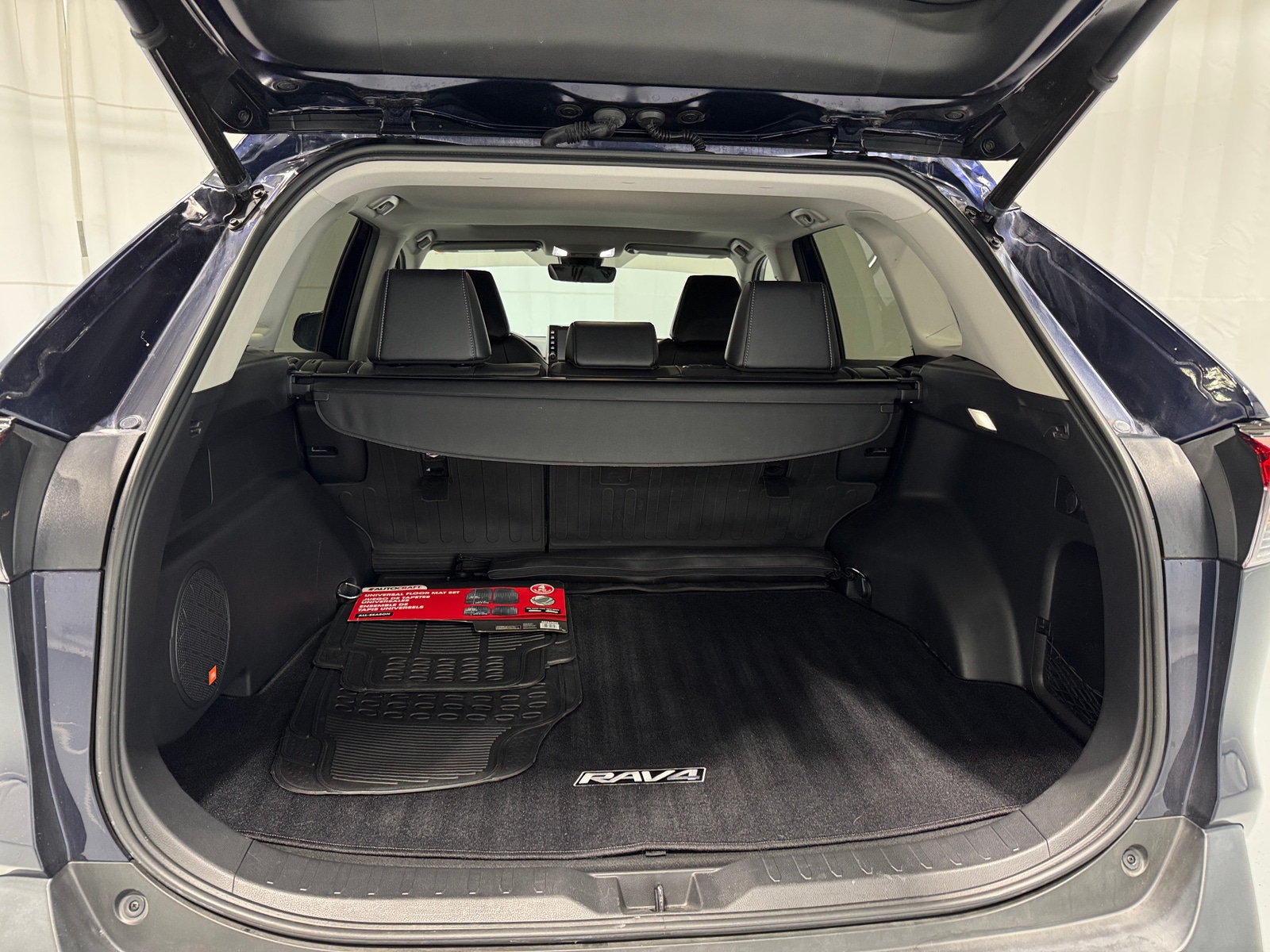 Thumbnail: 2022 Toyota RAV4 - 6