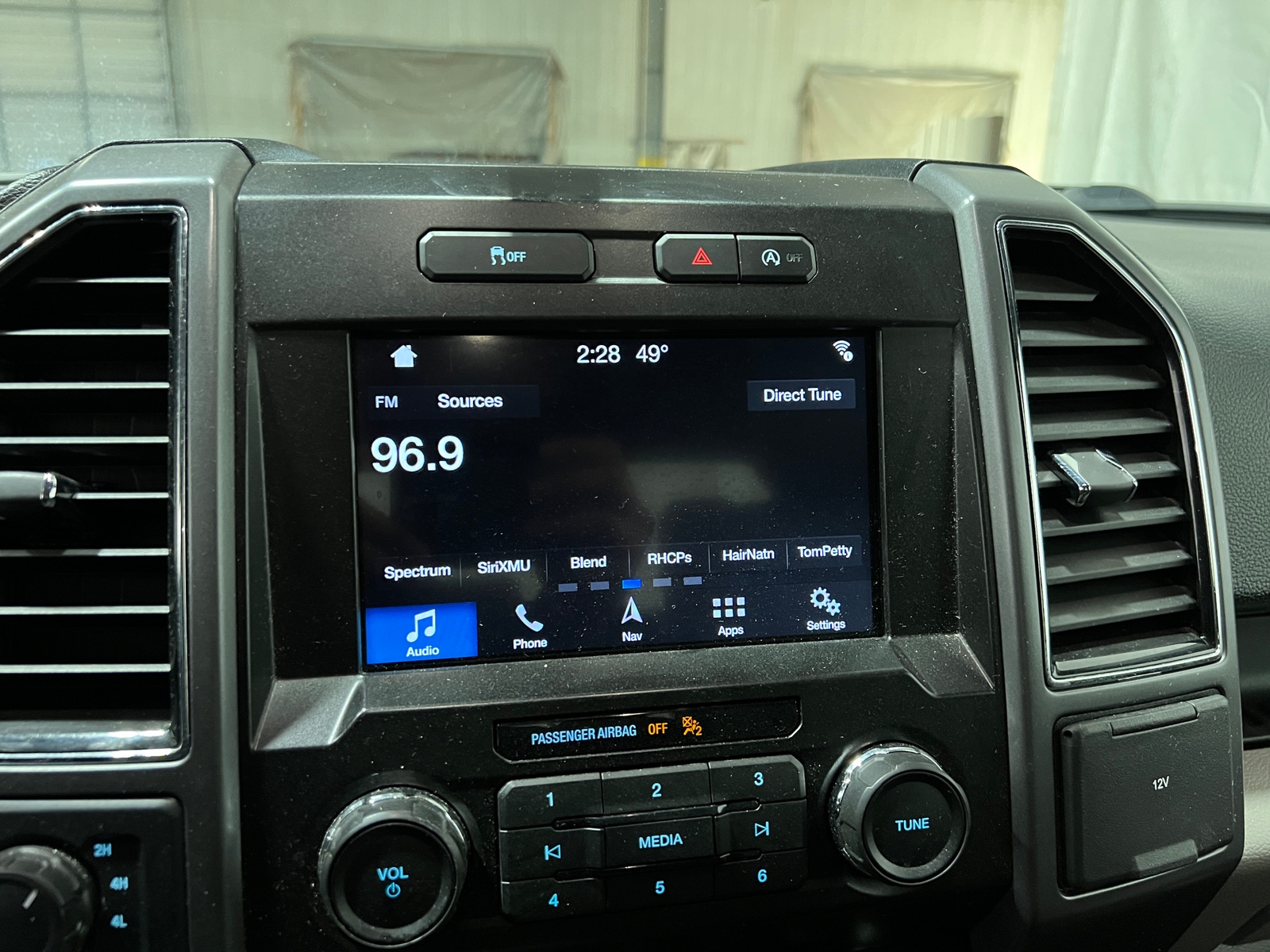 Thumbnail: 2019 Ford Econoline - 4