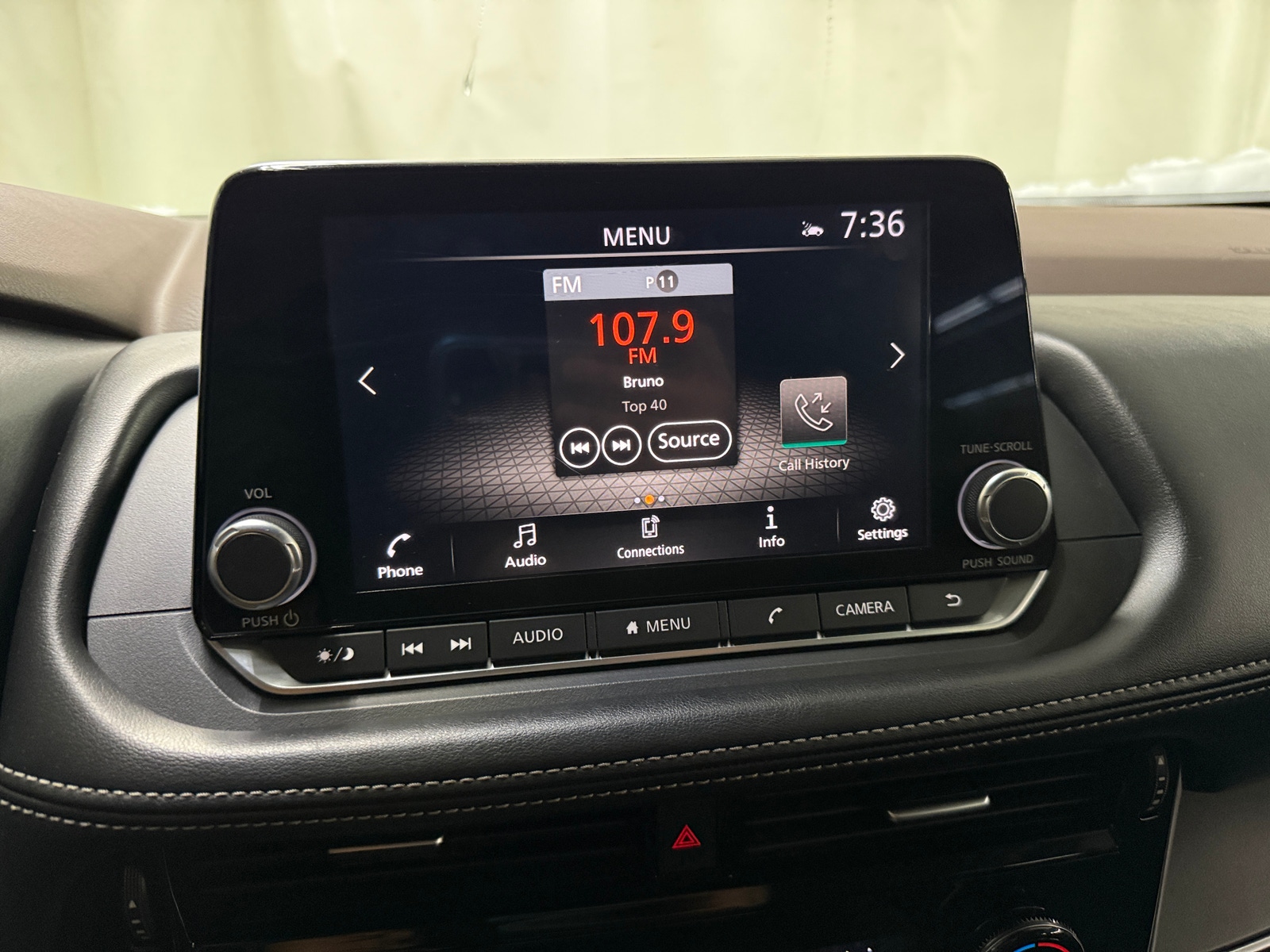 Thumbnail: 2022 Nissan Rogue - 4