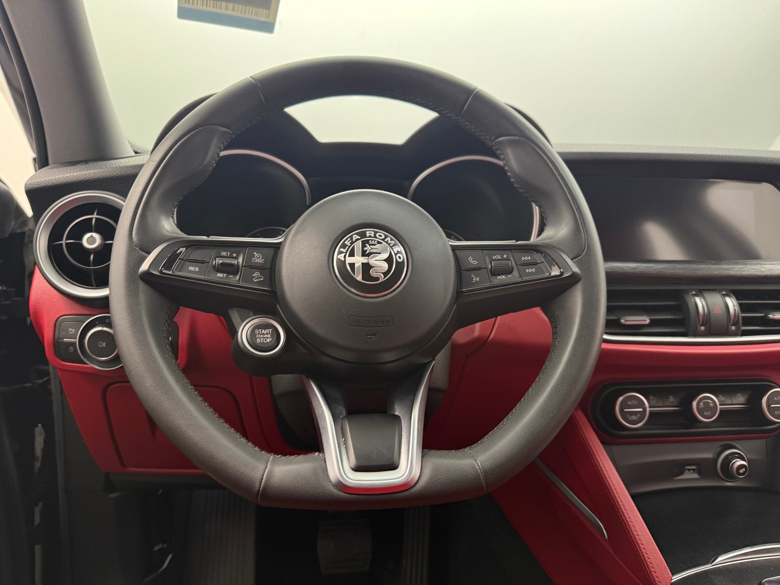 Thumbnail: 2020 Alfa Romeo Stelvio - 4