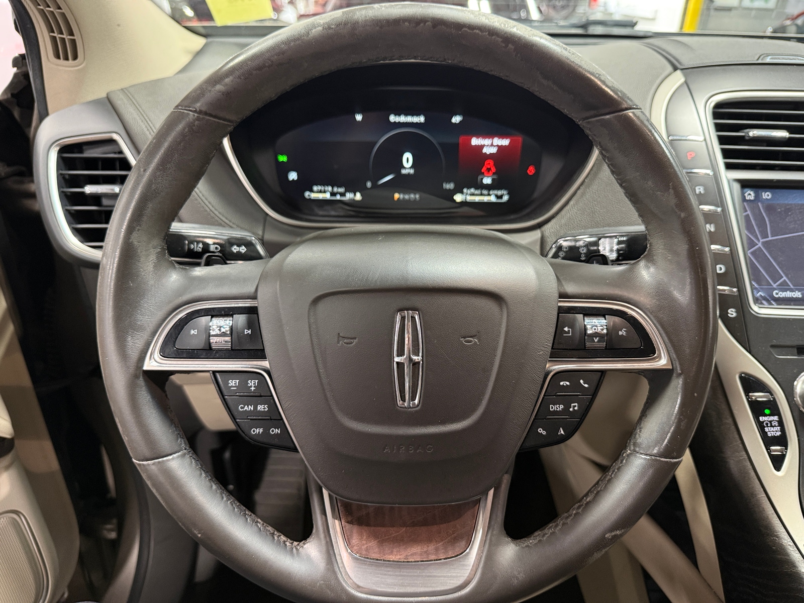 Thumbnail: 2019 Lincoln Nautilus - 4