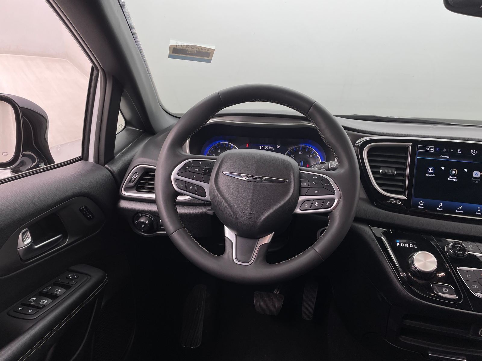 Thumbnail: 2025 Chrysler Pacifica - 4