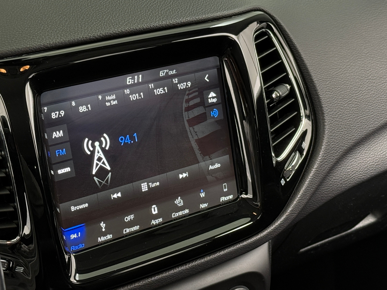 Thumbnail: 2018 Jeep Compass - 3