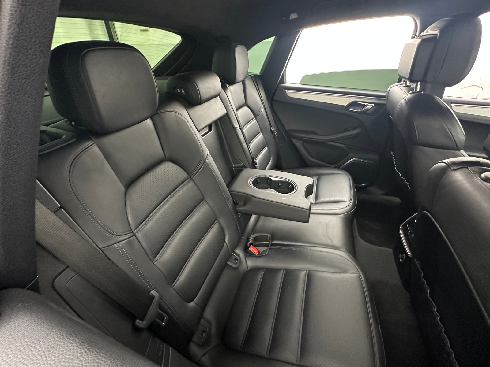 Thumbnail: 2015 Porsche Macan - 5