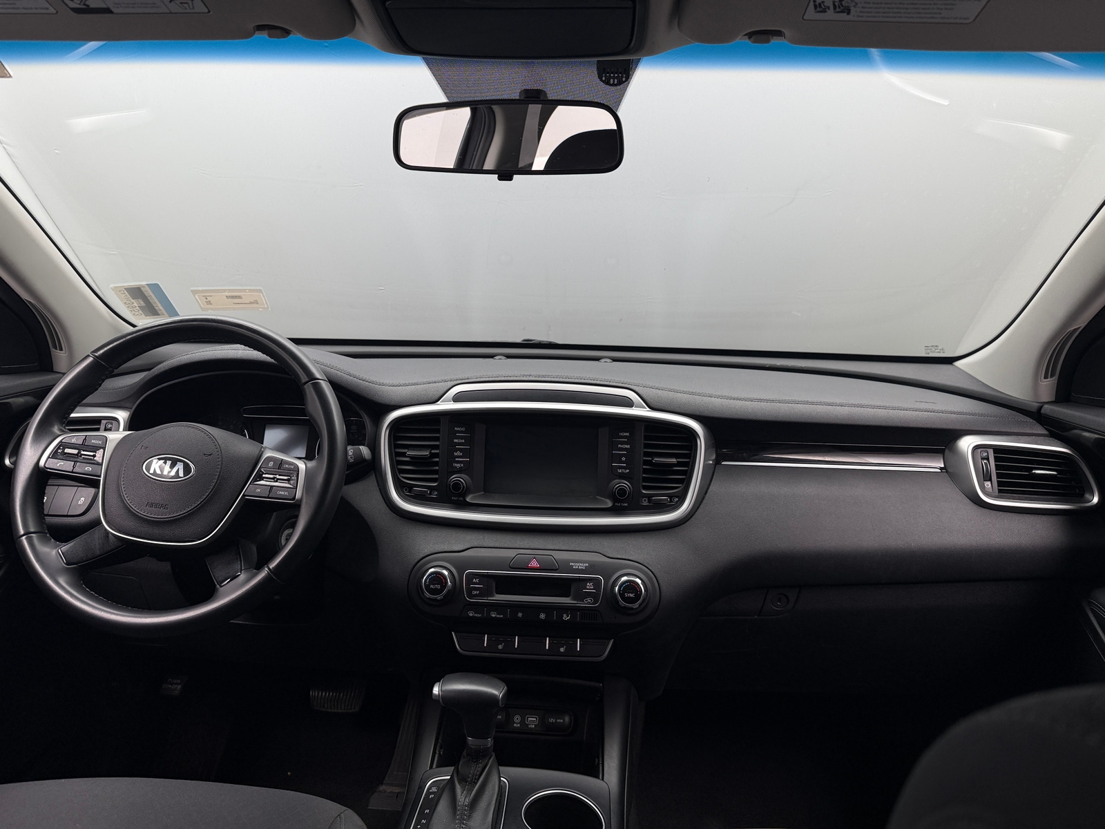 Thumbnail: 2019 Kia Sorento - 3