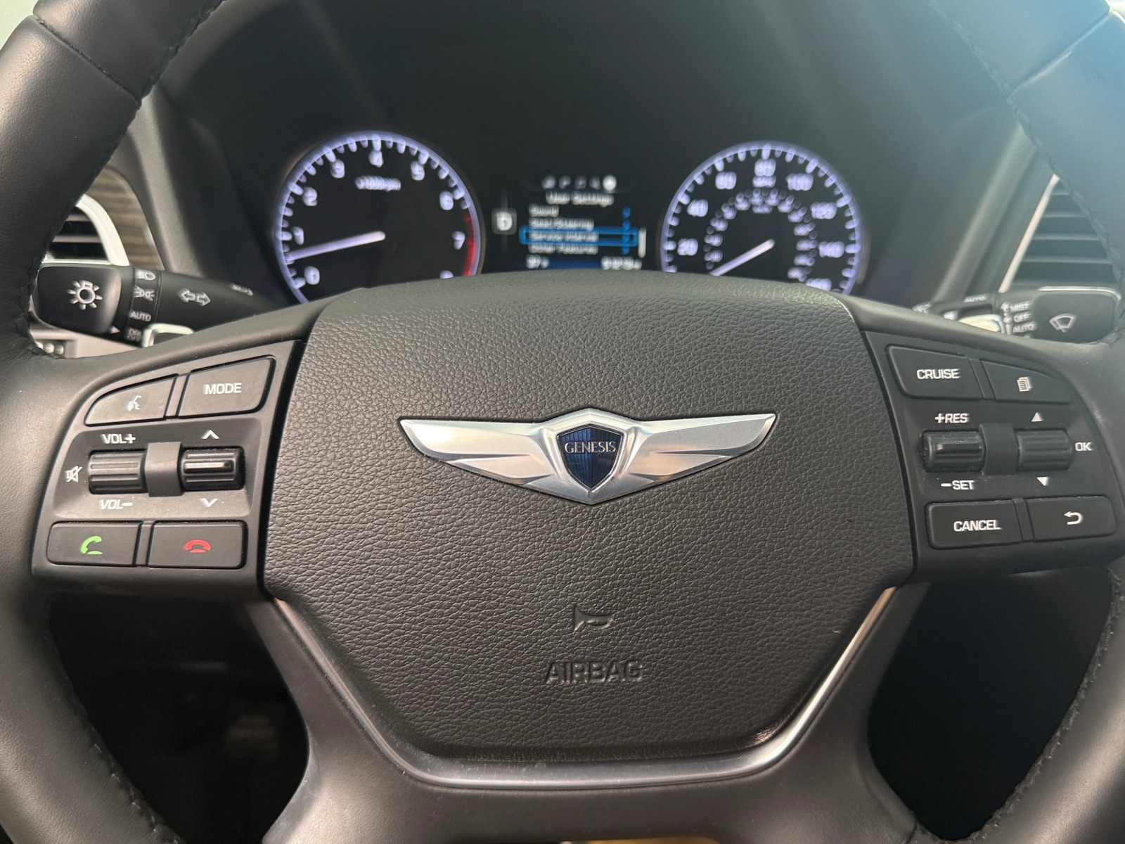 Thumbnail: 2015 Hyundai Genesis - 4