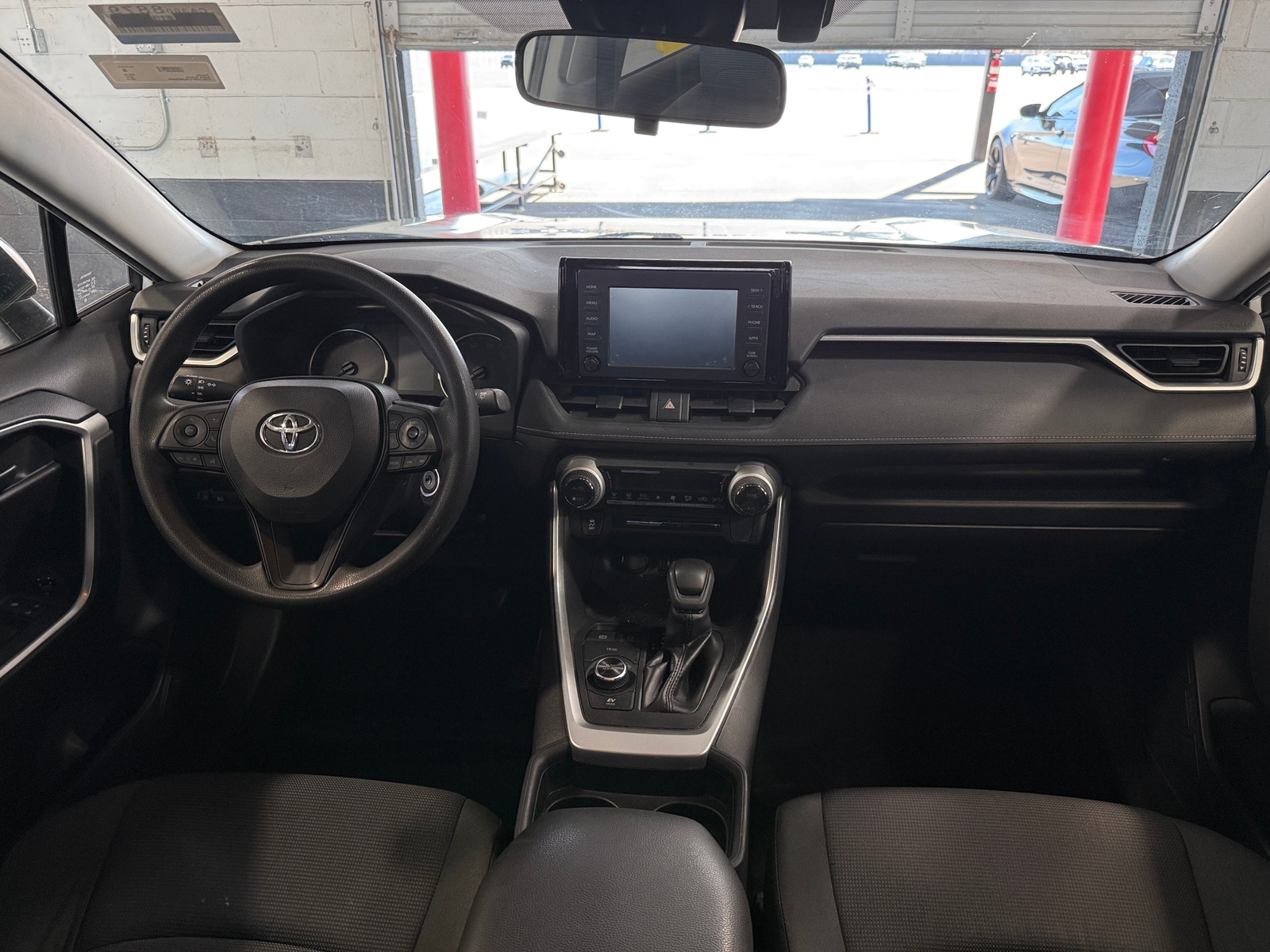 Thumbnail: 2019 Toyota RAV4 - 3