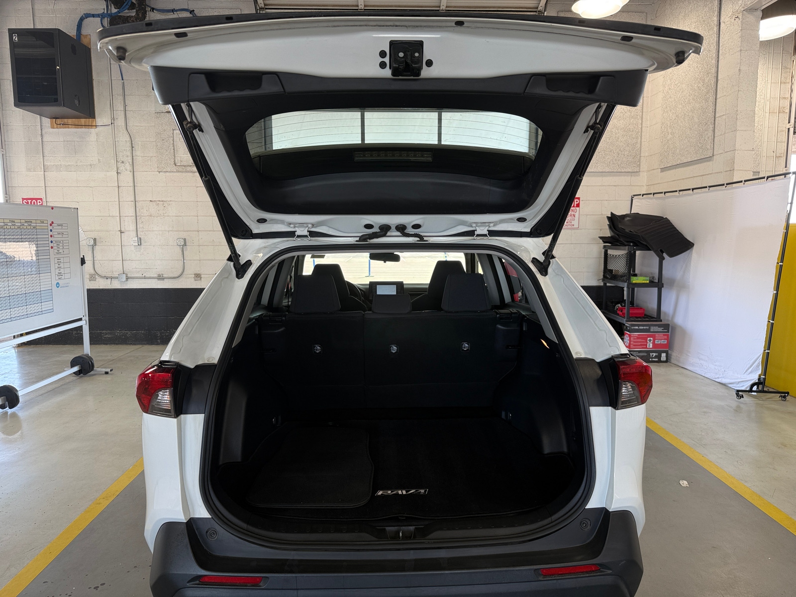 Thumbnail: 2019 Toyota RAV4 - 7