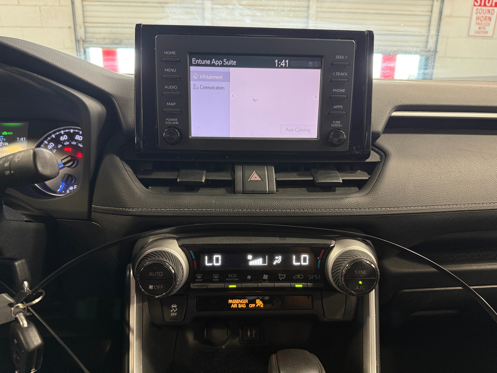 Thumbnail: 2019 Toyota RAV4 - 4