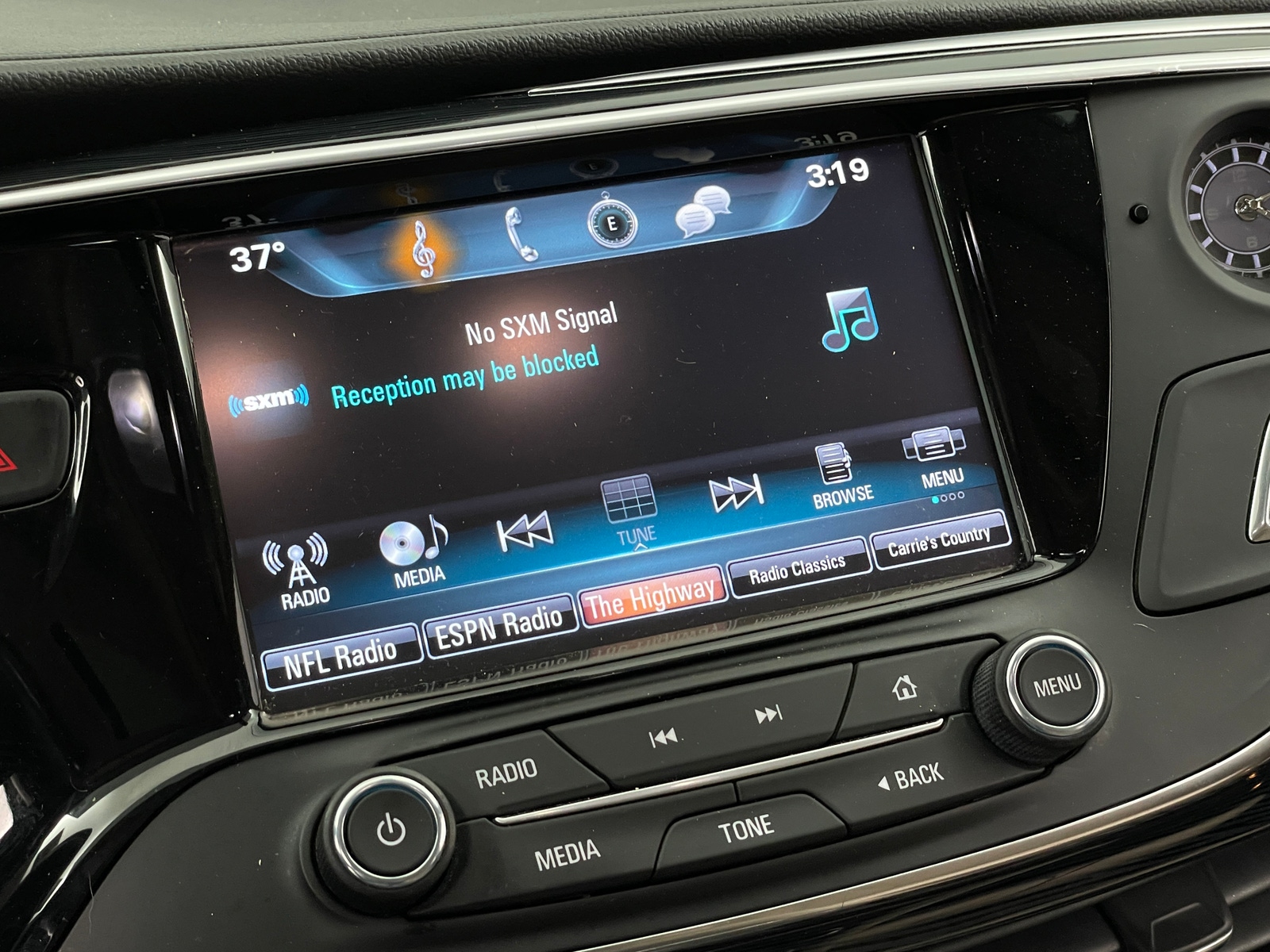 Thumbnail: 2017 Buick Envision - 3