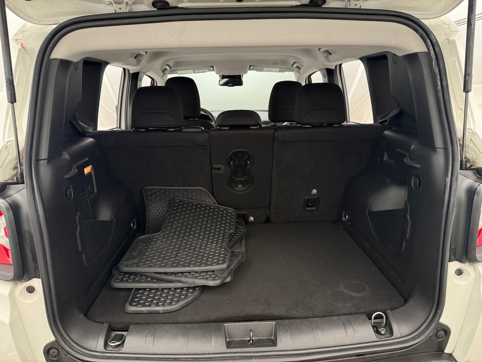 Thumbnail: 2022 Jeep Renegade - 7