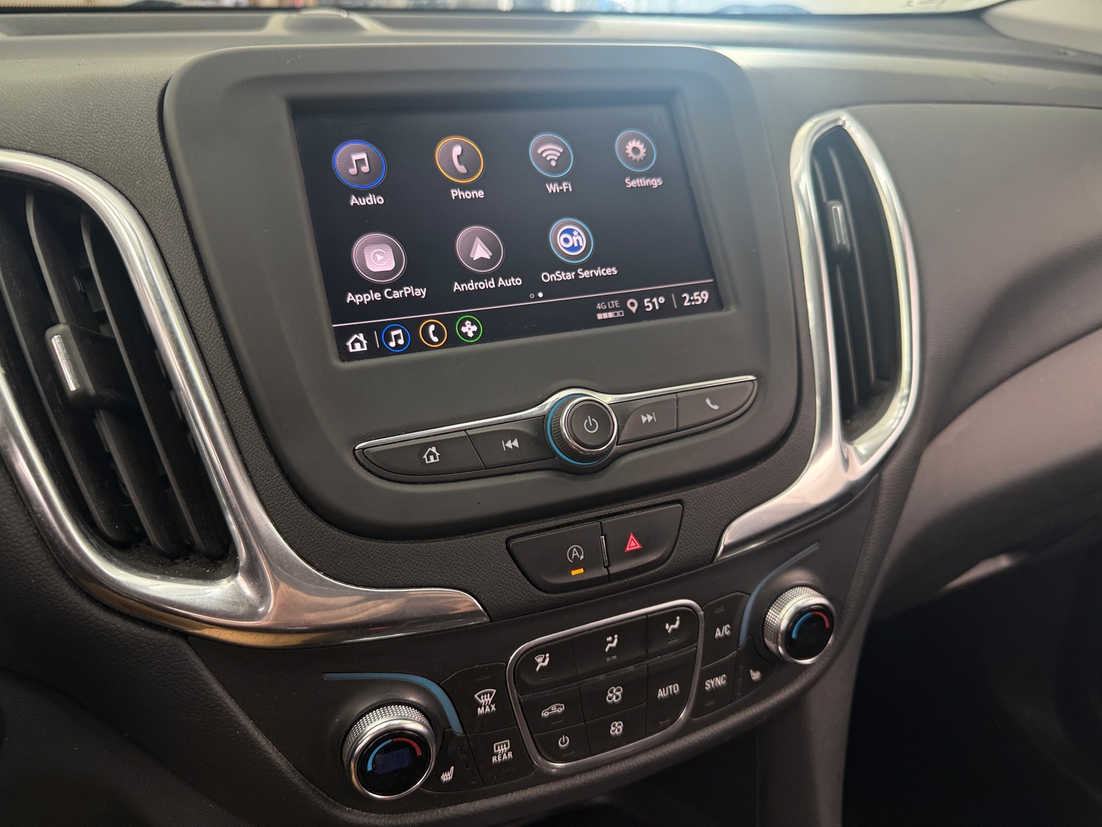 Thumbnail: 2022 Chevrolet Equinox - 4