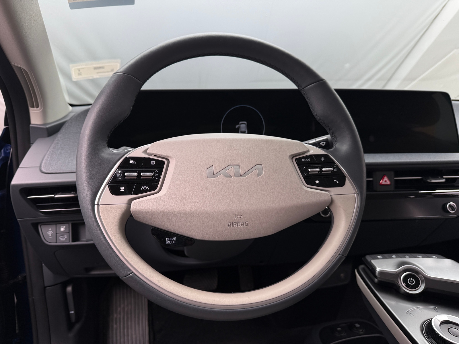 Thumbnail: 2023 Kia EV6 - 4