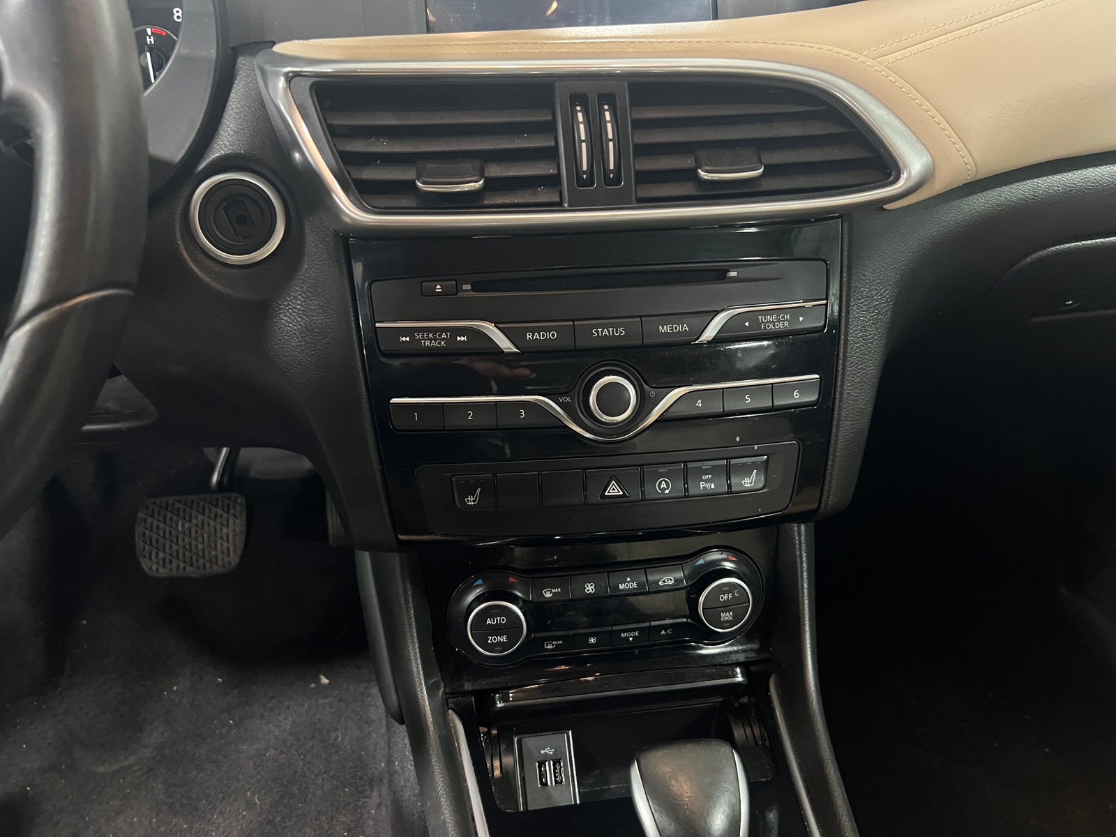 Thumbnail: 2018 INFINITI QX30 - 3