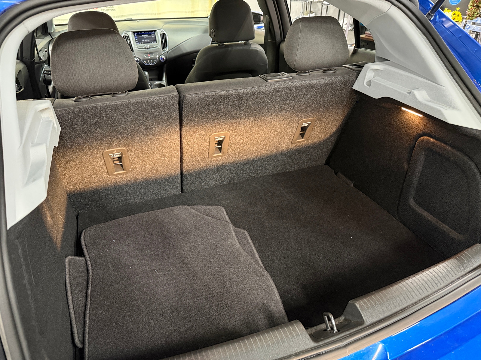 Thumbnail: 2019 Chevrolet Cruze - 7