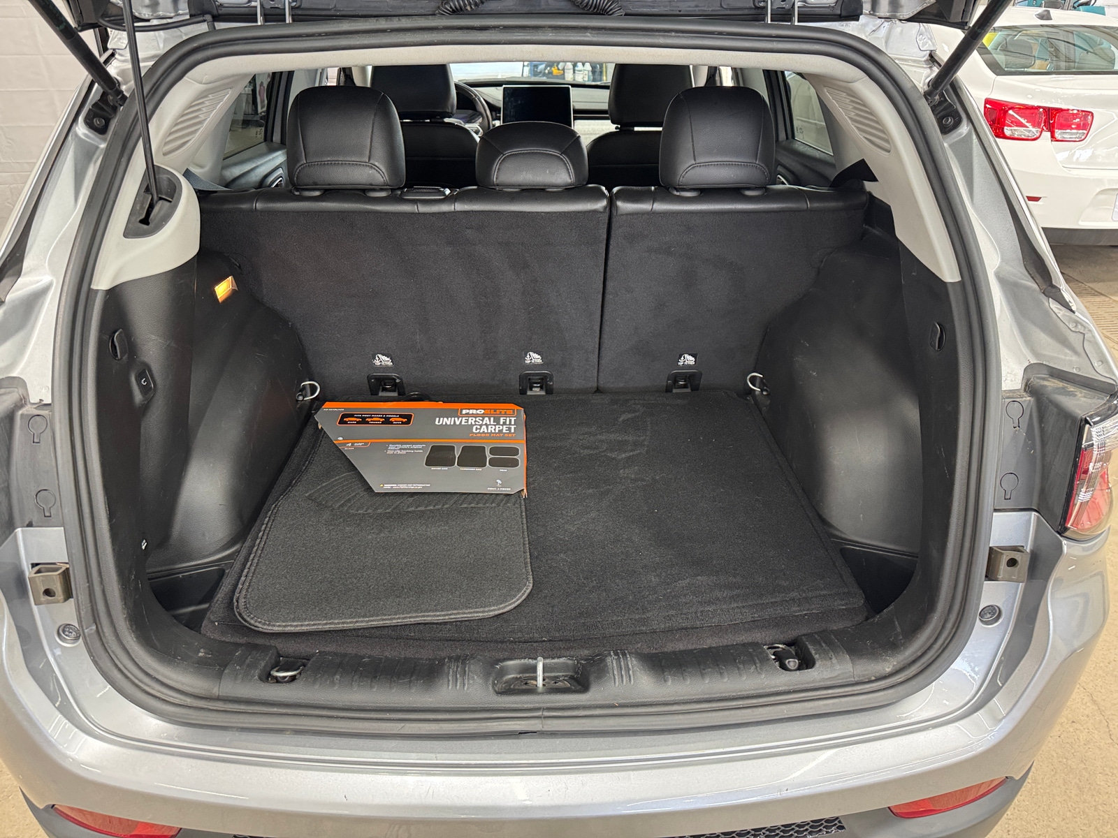 Thumbnail: 2022 Jeep Compass - 6