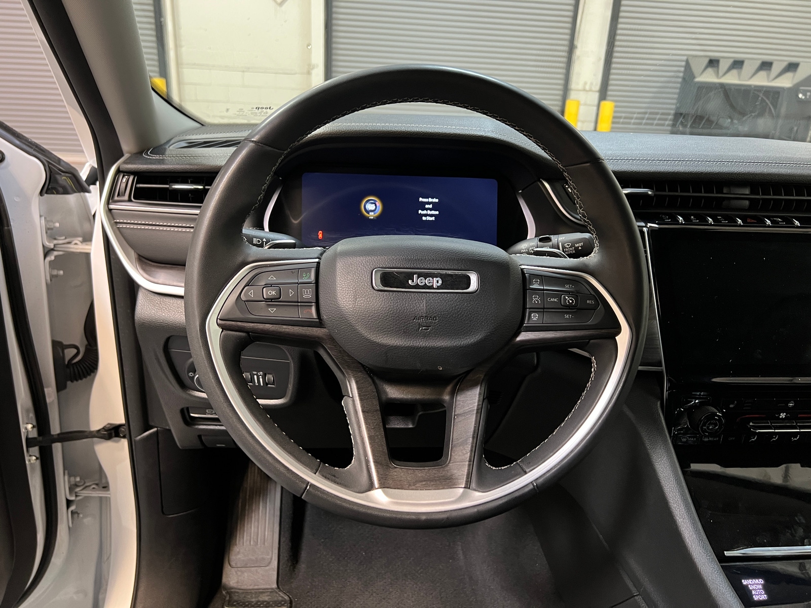 Thumbnail: 2024 Jeep Grand Cherokee - 4