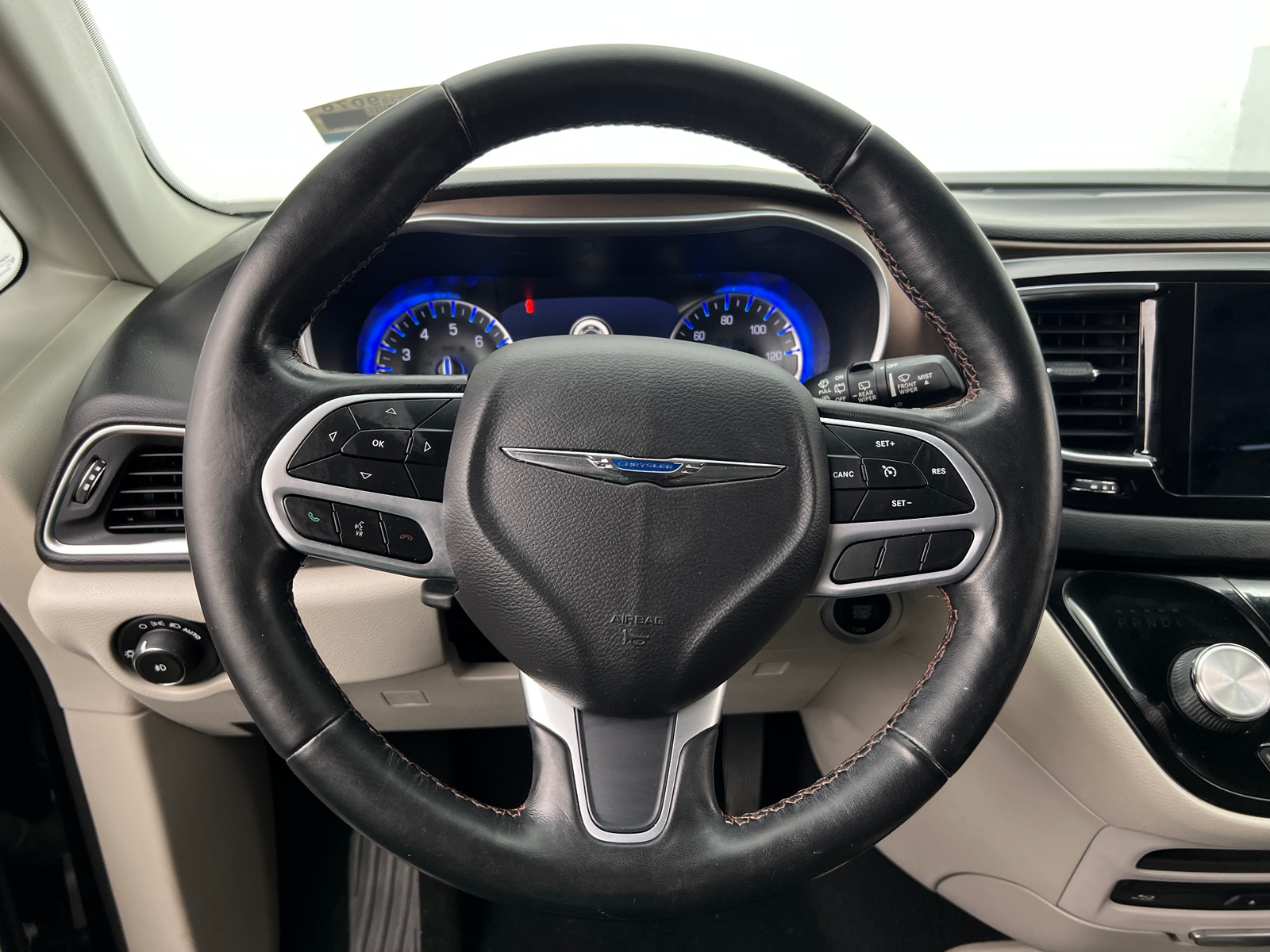 Thumbnail: 2019 Chrysler Pacifica - 4